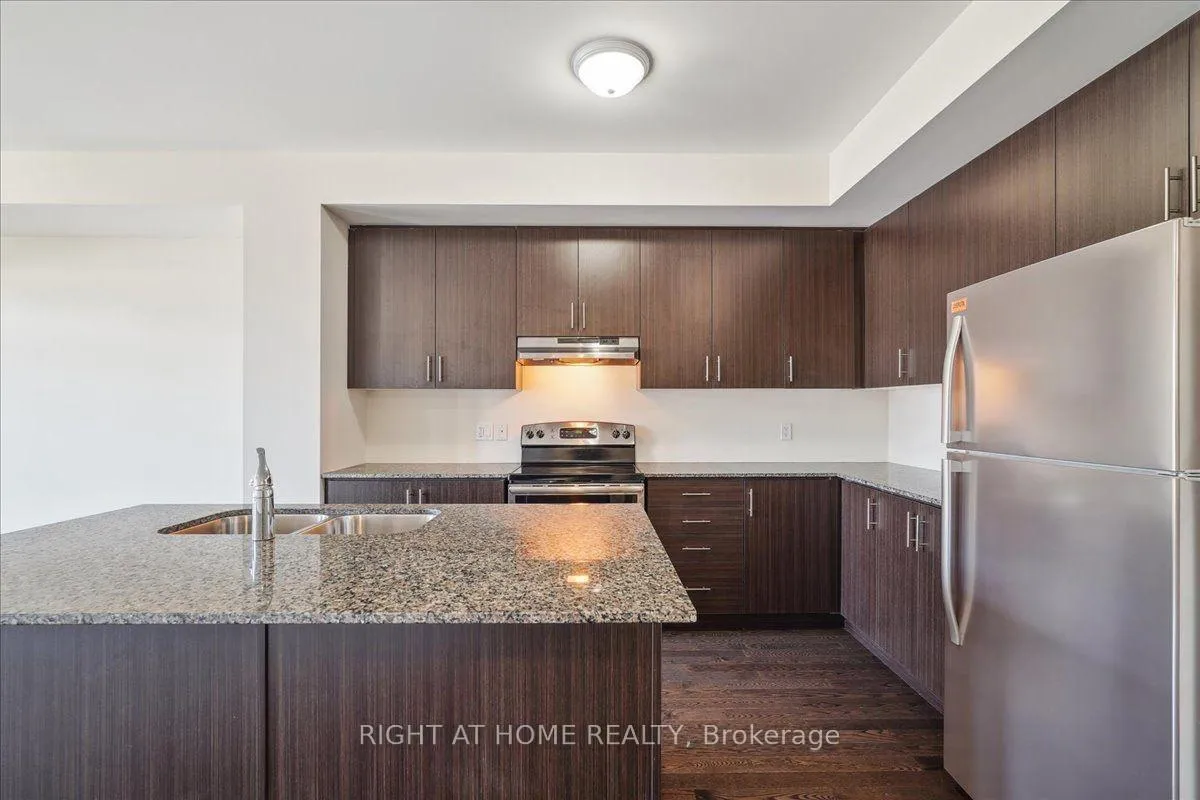 Photo 5 of 71 City Park Circle, Vaughan, West Woodbridge — HOMEH