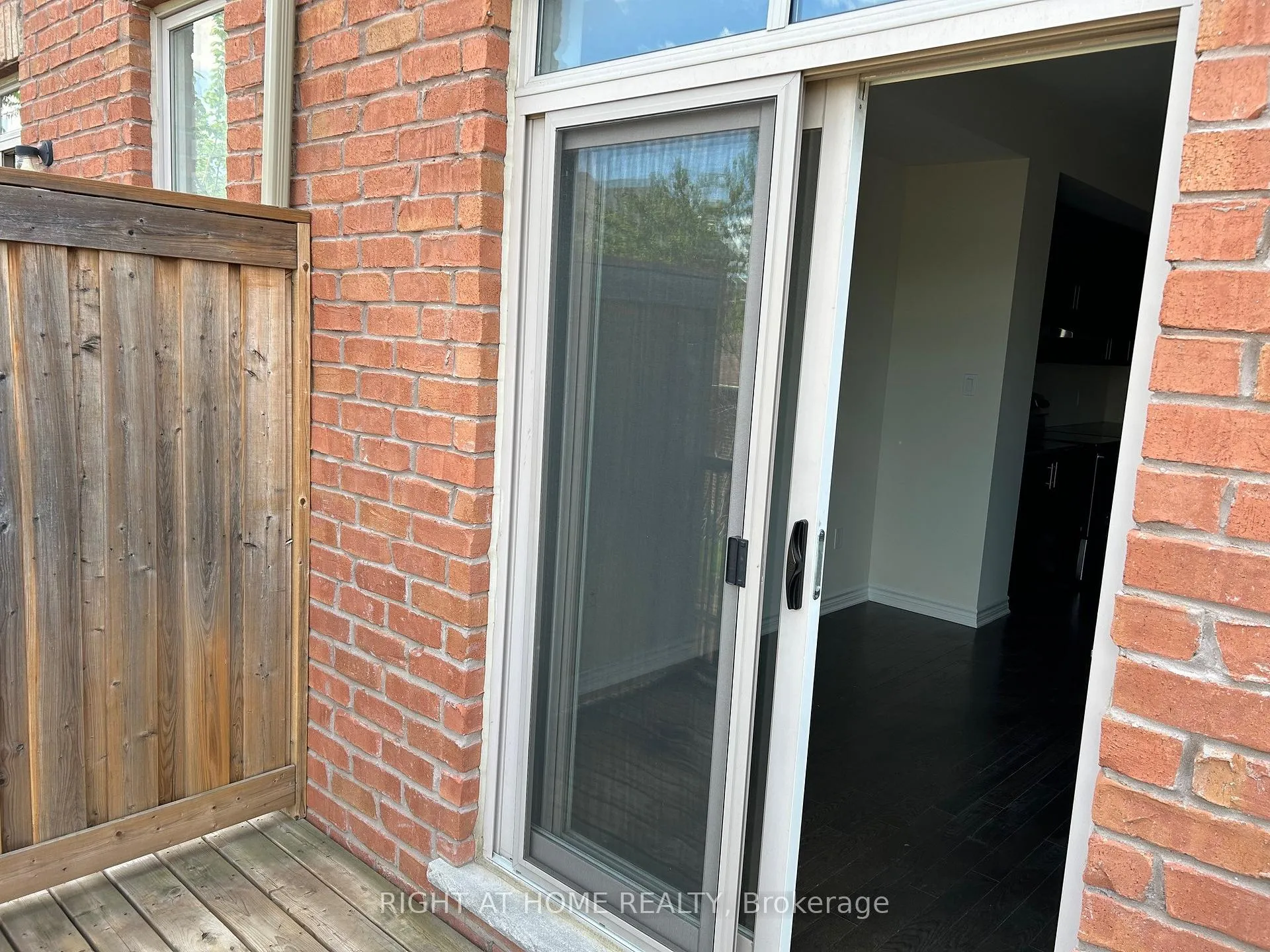 Photo 8 of 71 City Park Circle, Vaughan, West Woodbridge — HOMEH