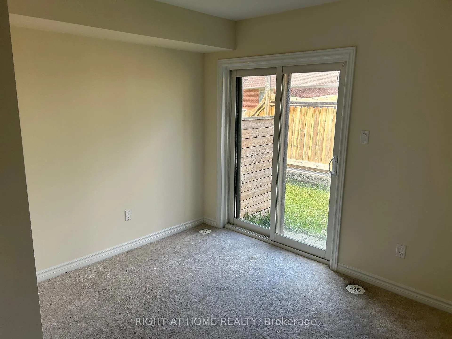 Photo 12 of 71 City Park Circle, Vaughan, West Woodbridge — HOMEH