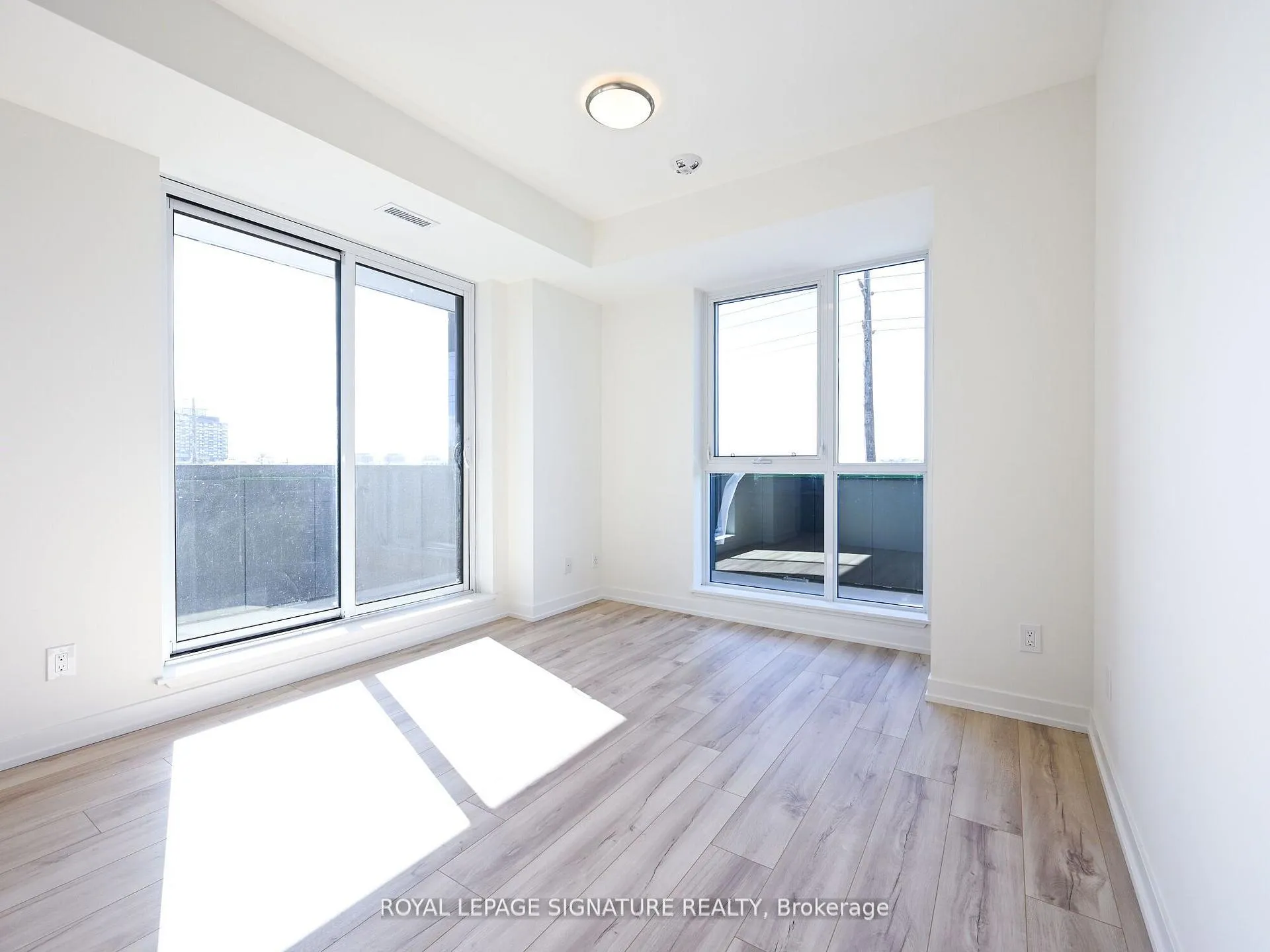 Photo 13 of Unit 304, 345 Wheat Boom Drive N, Oakville, Joshua Meadows — HOMEH
