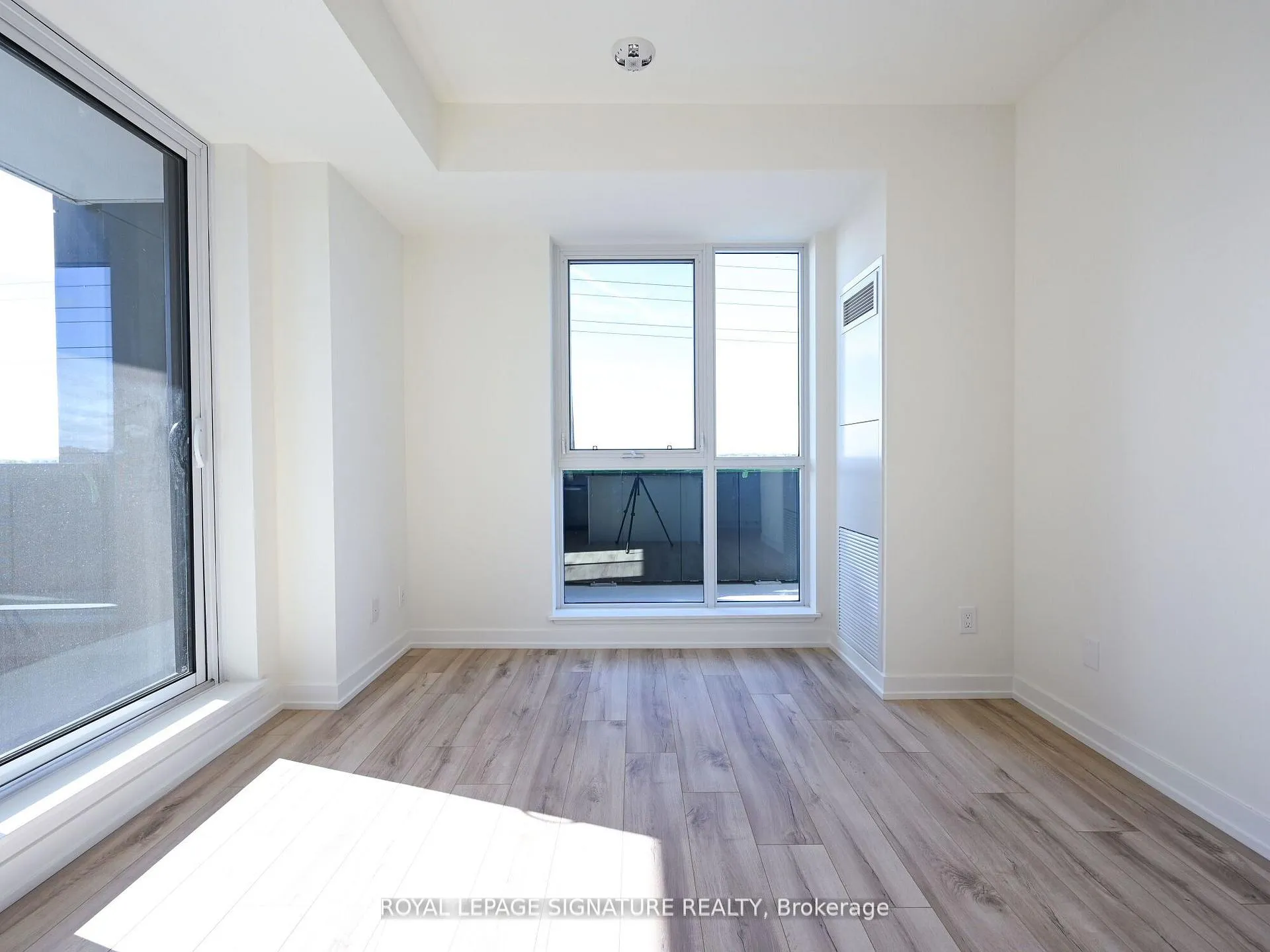 Photo 14 of Unit 304, 345 Wheat Boom Drive N, Oakville, Joshua Meadows — HOMEH