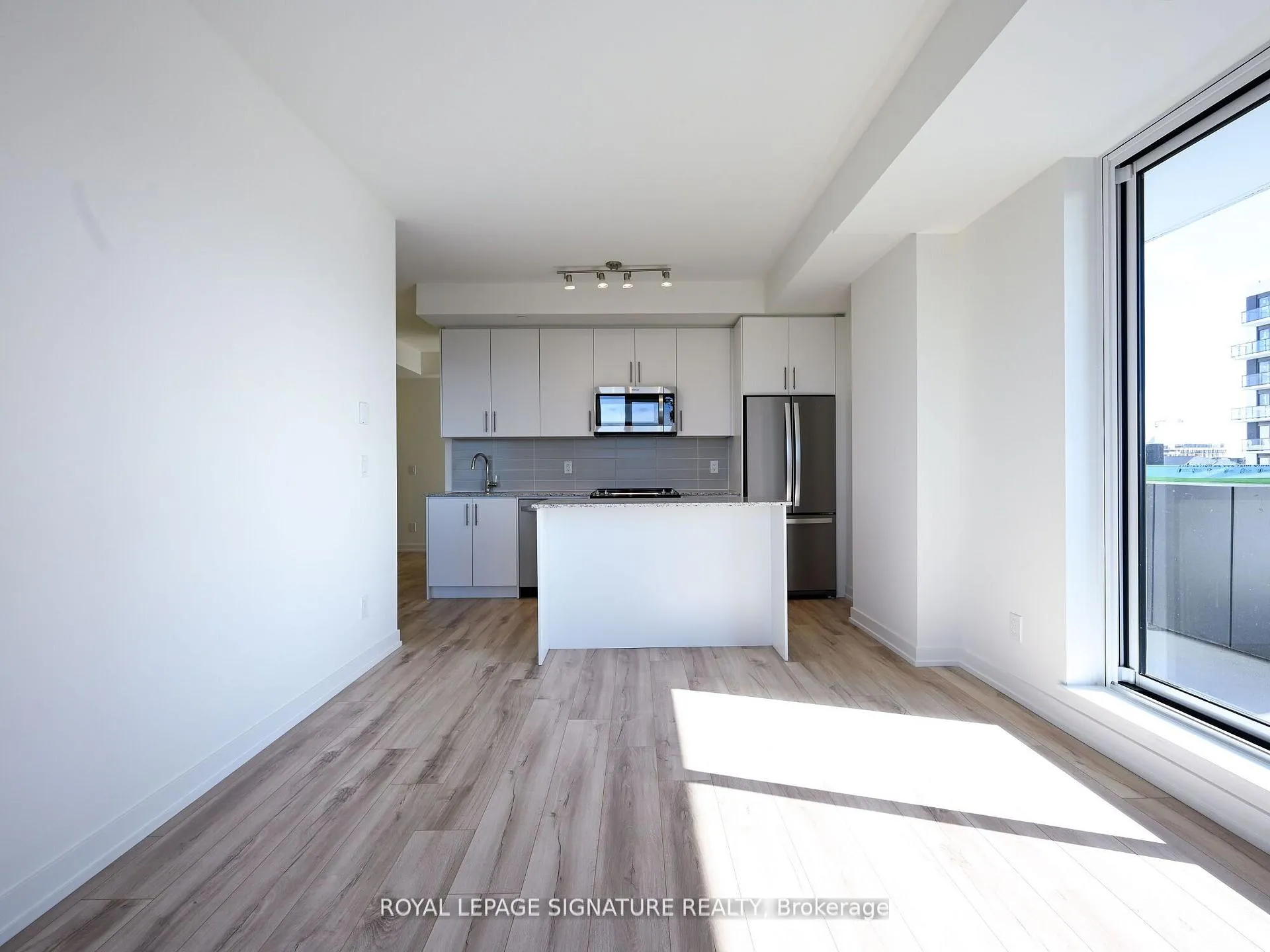 Photo 16 of Unit 304, 345 Wheat Boom Drive N, Oakville, Joshua Meadows — HOMEH