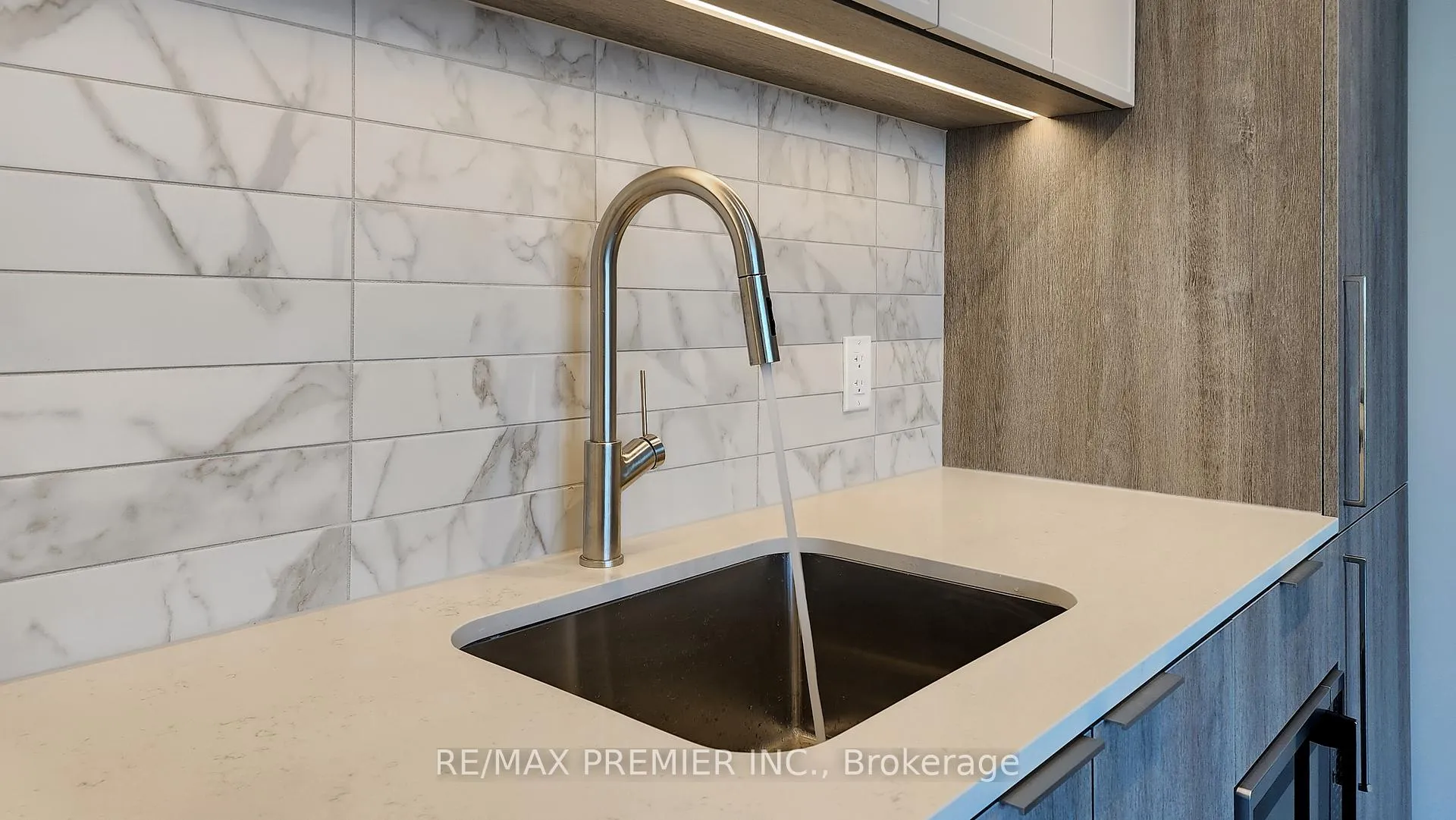 Photo 7 of Unit 1116, 2020 Bathurst Street, Toronto, Humewood-Cedarvale — HOMEH