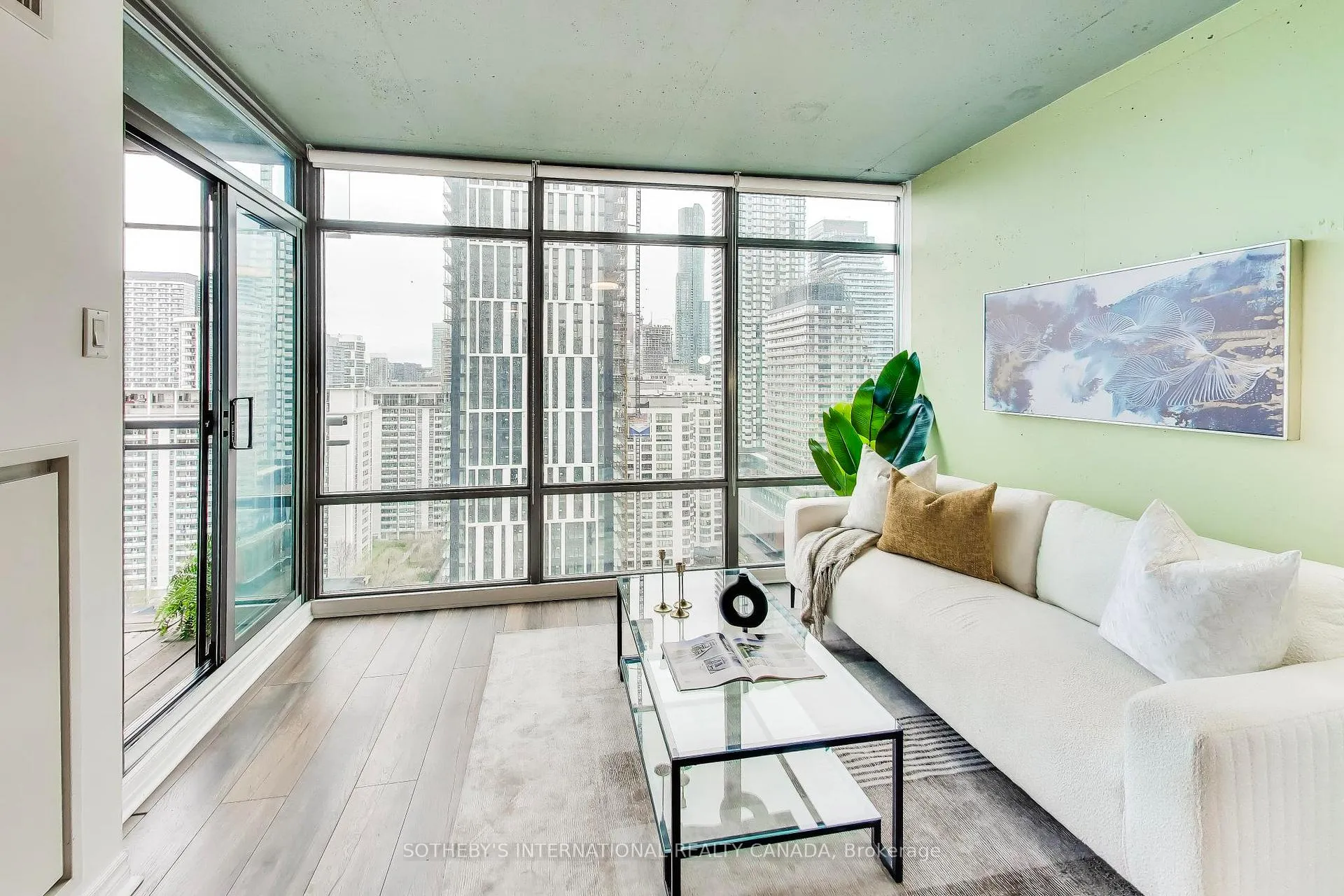 Photo 2 of Unit 2002, 22 Wellesley Street, Toronto, Church-Yonge Corridor — HOMEH