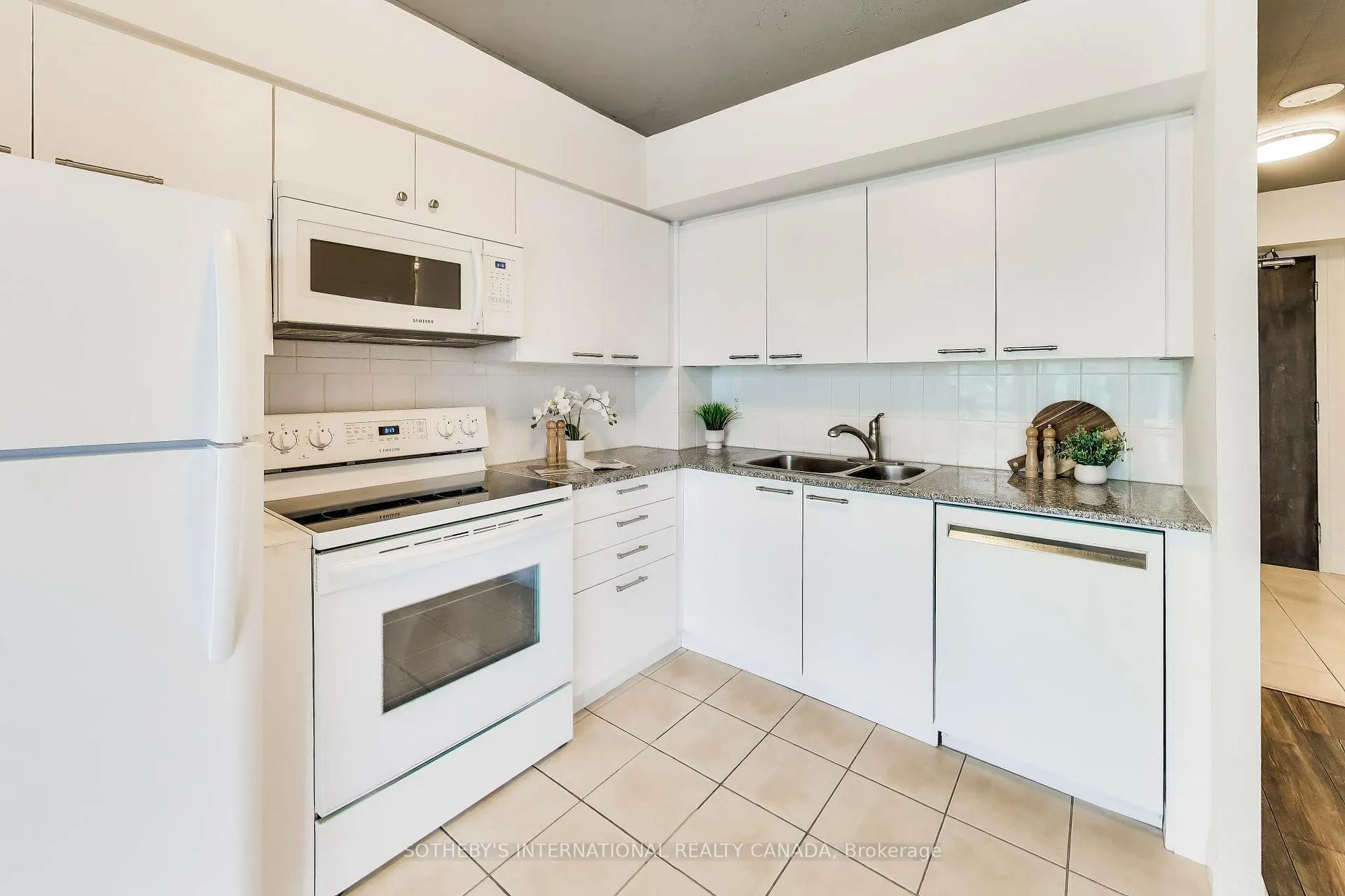 Photo 4 of Unit 2002, 22 Wellesley Street, Toronto, Church-Yonge Corridor — HOMEH