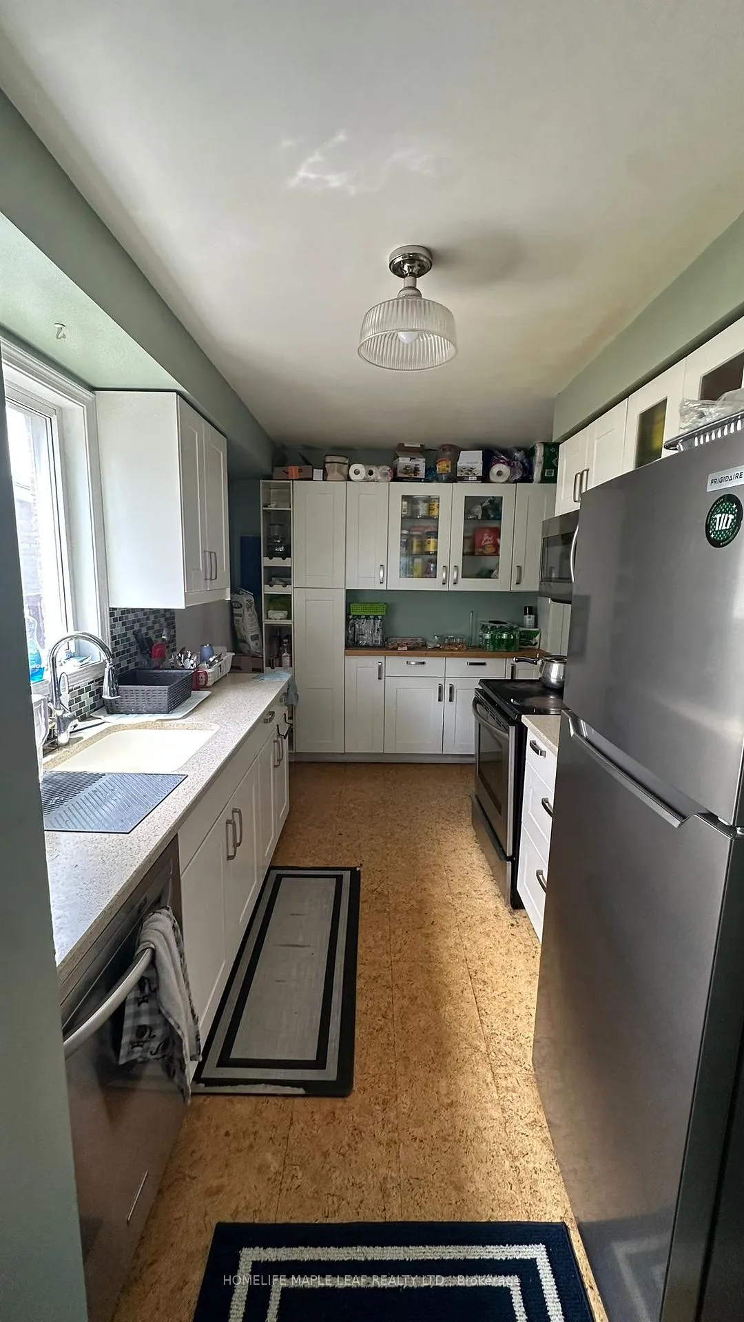 Photo 6 of Unit Main Floor, 31 Newbridge Crescent, Brampton, Westgate — HOMEH
