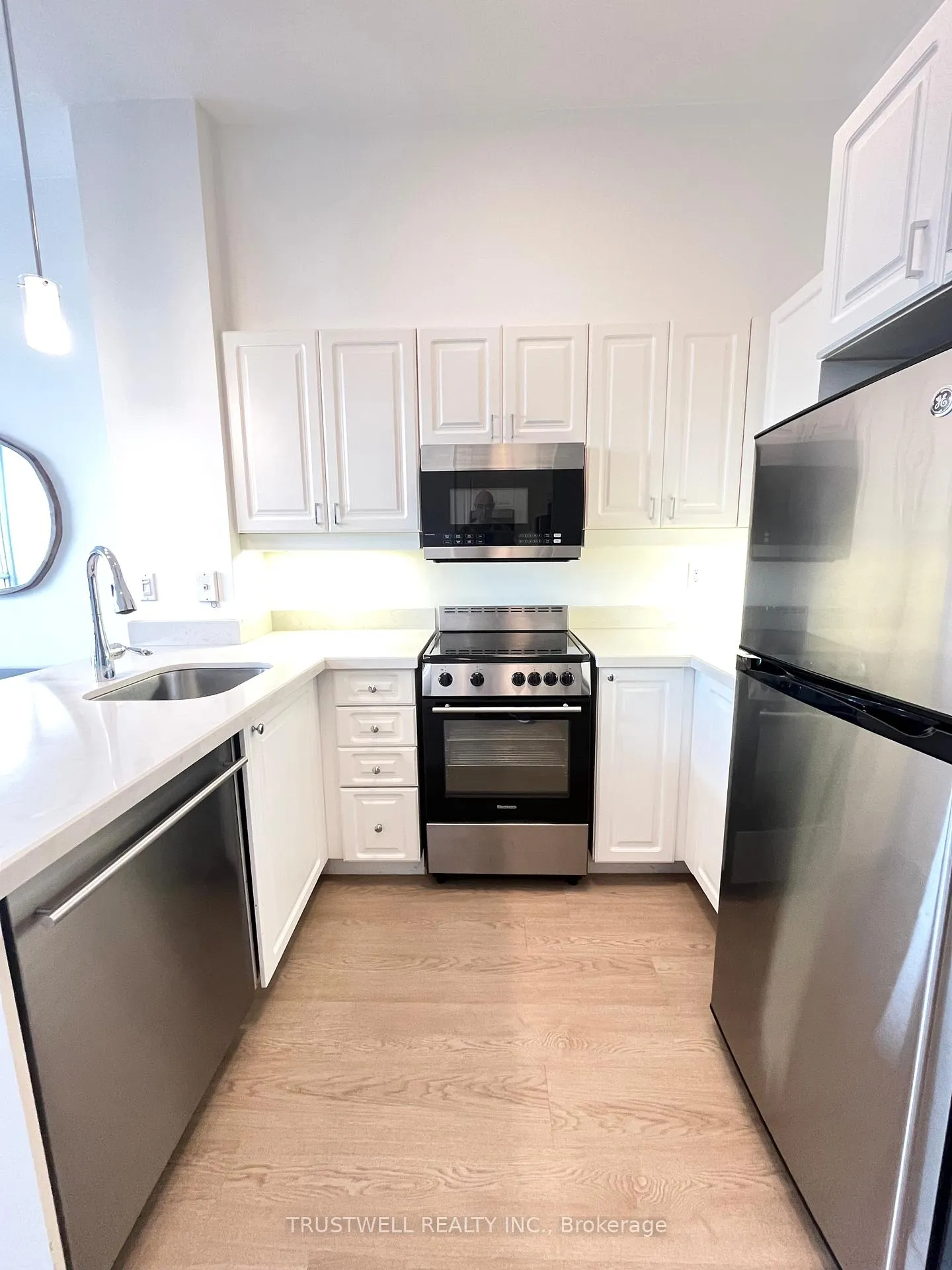 Photo 4 of Unit 2002, 7 King Street E, Toronto, Church-Yonge Corridor — HOMEH