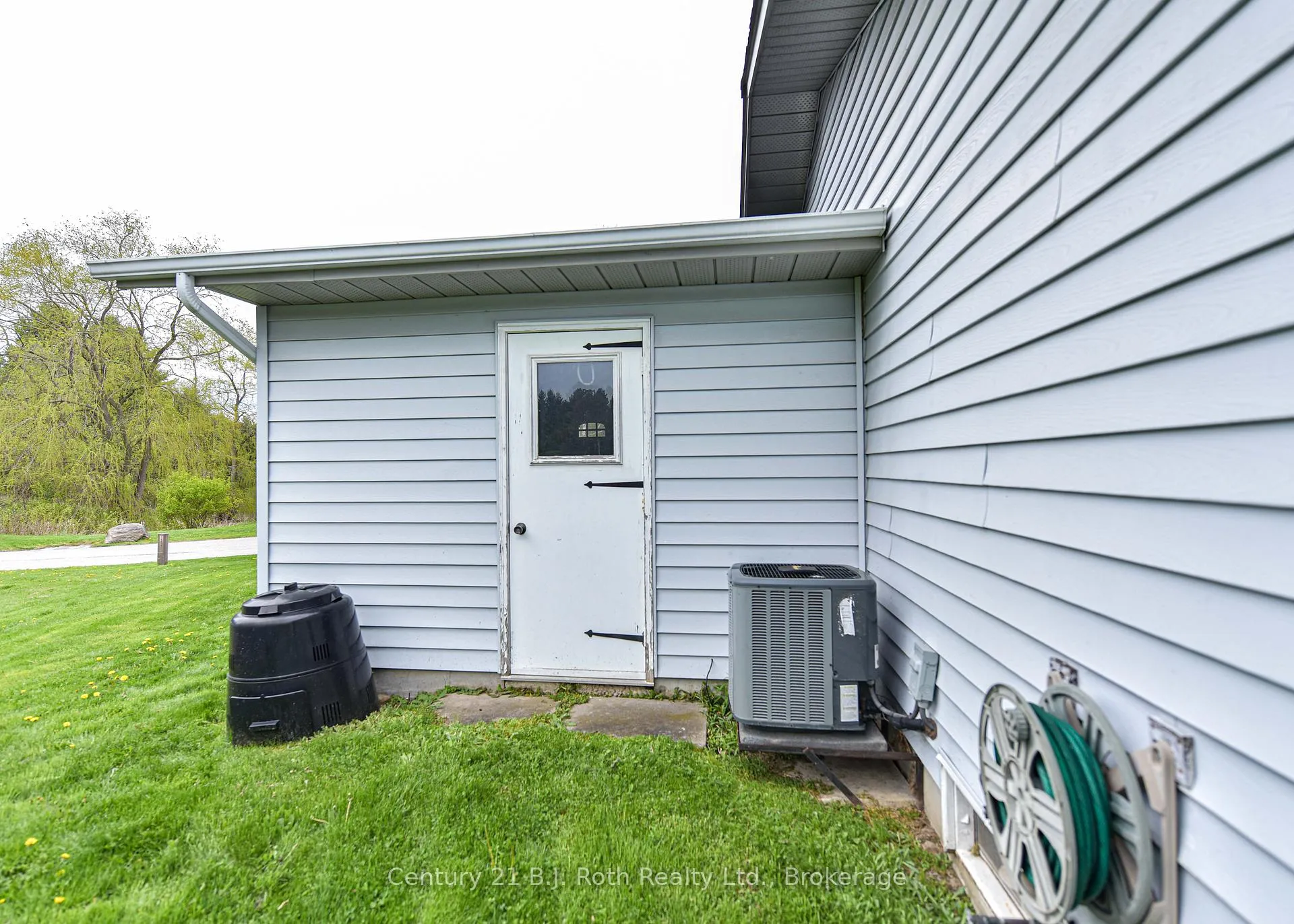 Photo 8 of 56 Tecumseth Pines Drive, New Tecumseth, Rural New Tecumseth — HOMEH