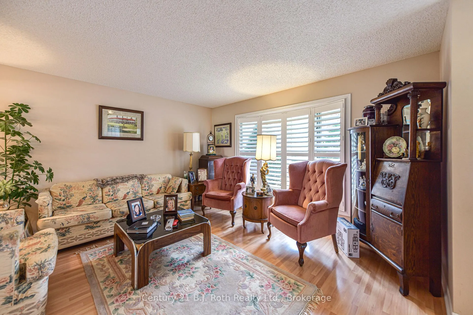 Photo 10 of 56 Tecumseth Pines Drive, New Tecumseth, Rural New Tecumseth — HOMEH