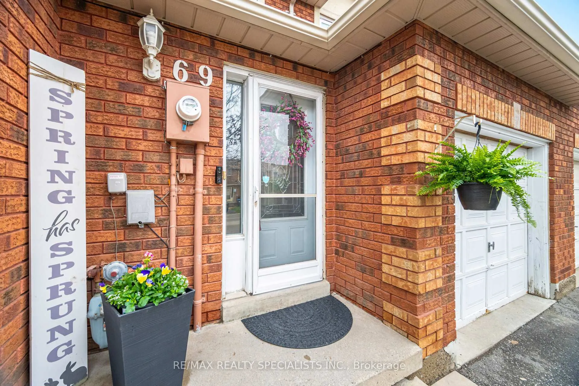 Photo 5 of 69 Wood Circle, Caledon, Bolton East — HOMEH