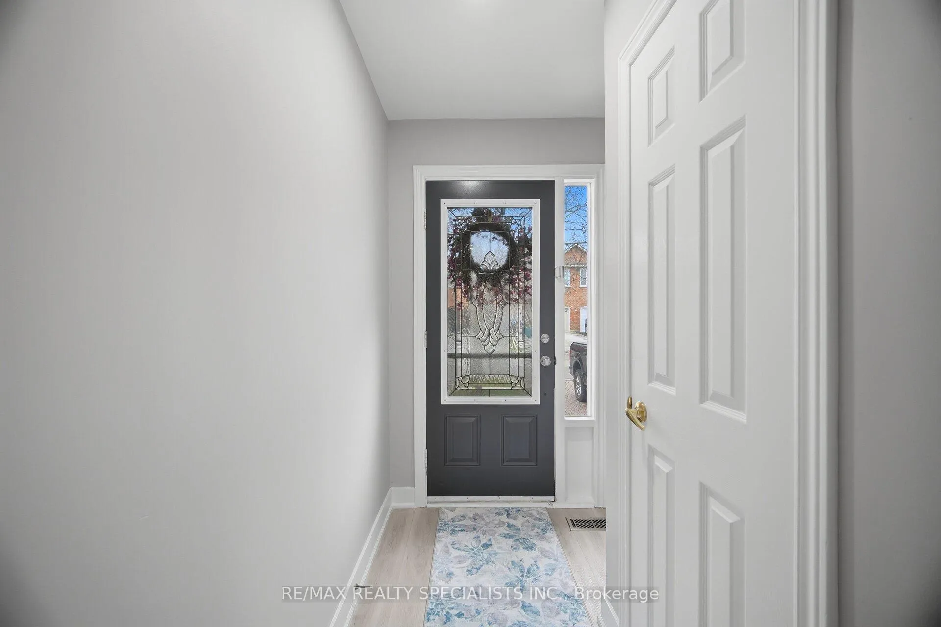Photo 6 of 69 Wood Circle, Caledon, Bolton East — HOMEH