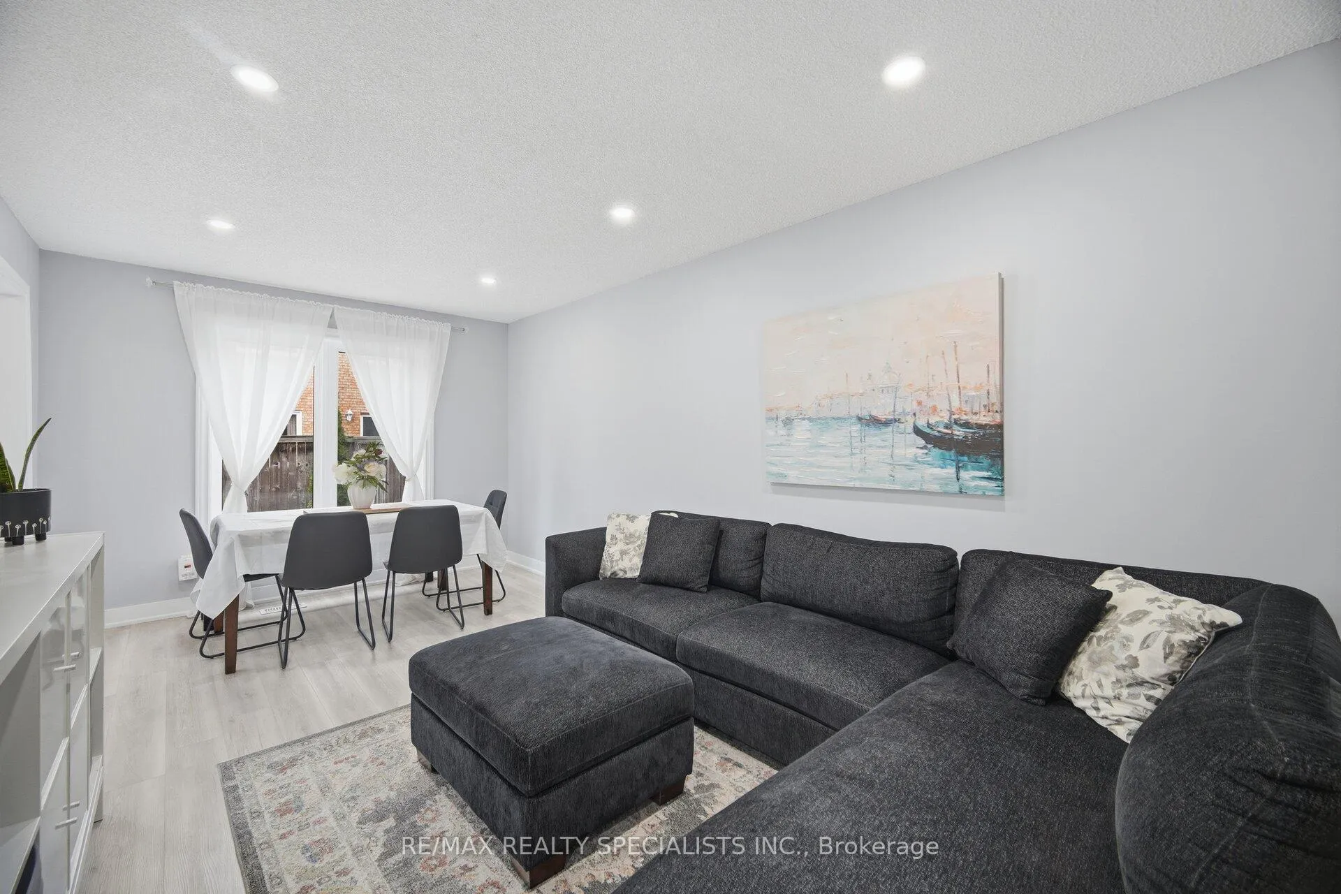 Photo 7 of 69 Wood Circle, Caledon, Bolton East — HOMEH