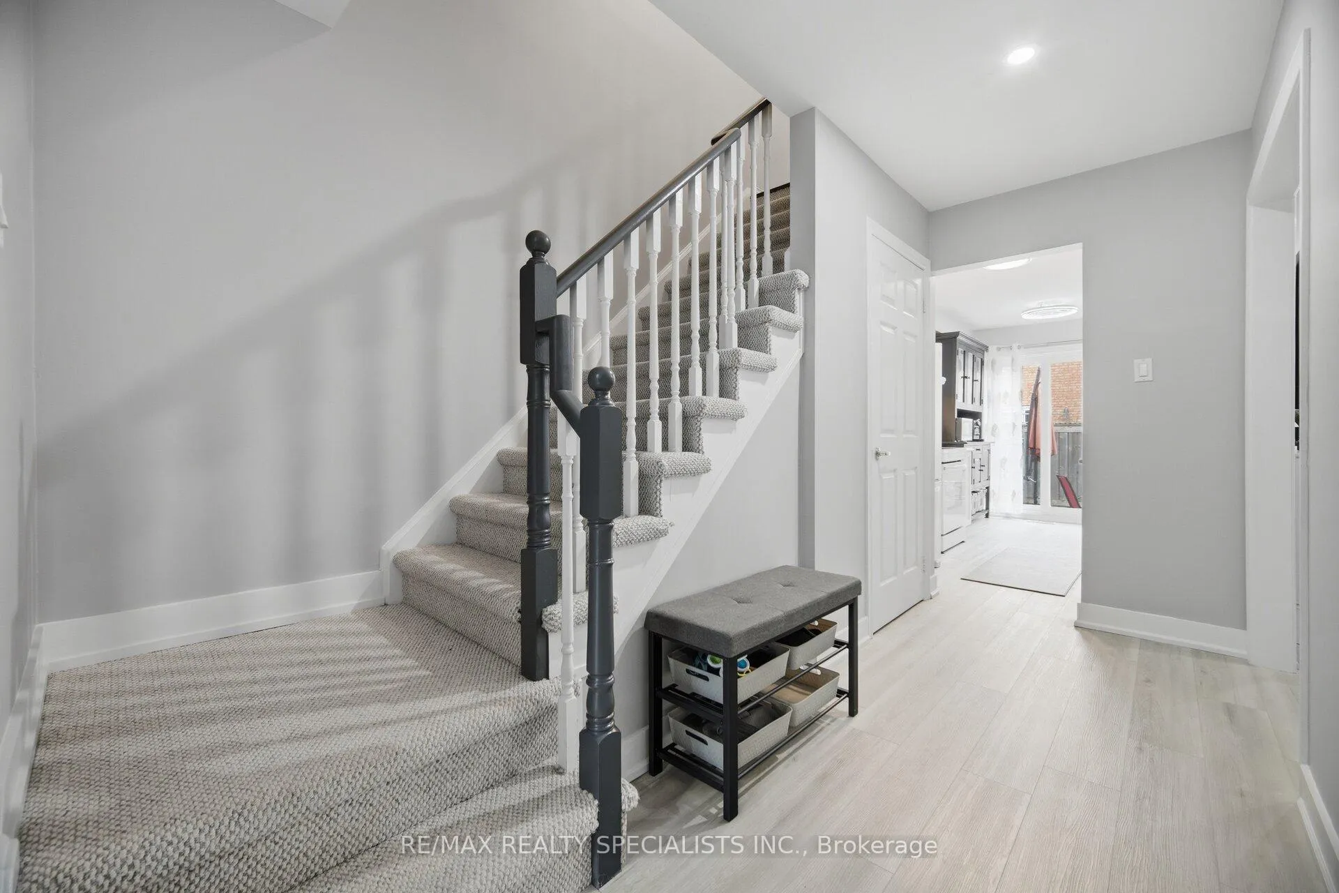 Photo 13 of 69 Wood Circle, Caledon, Bolton East — HOMEH