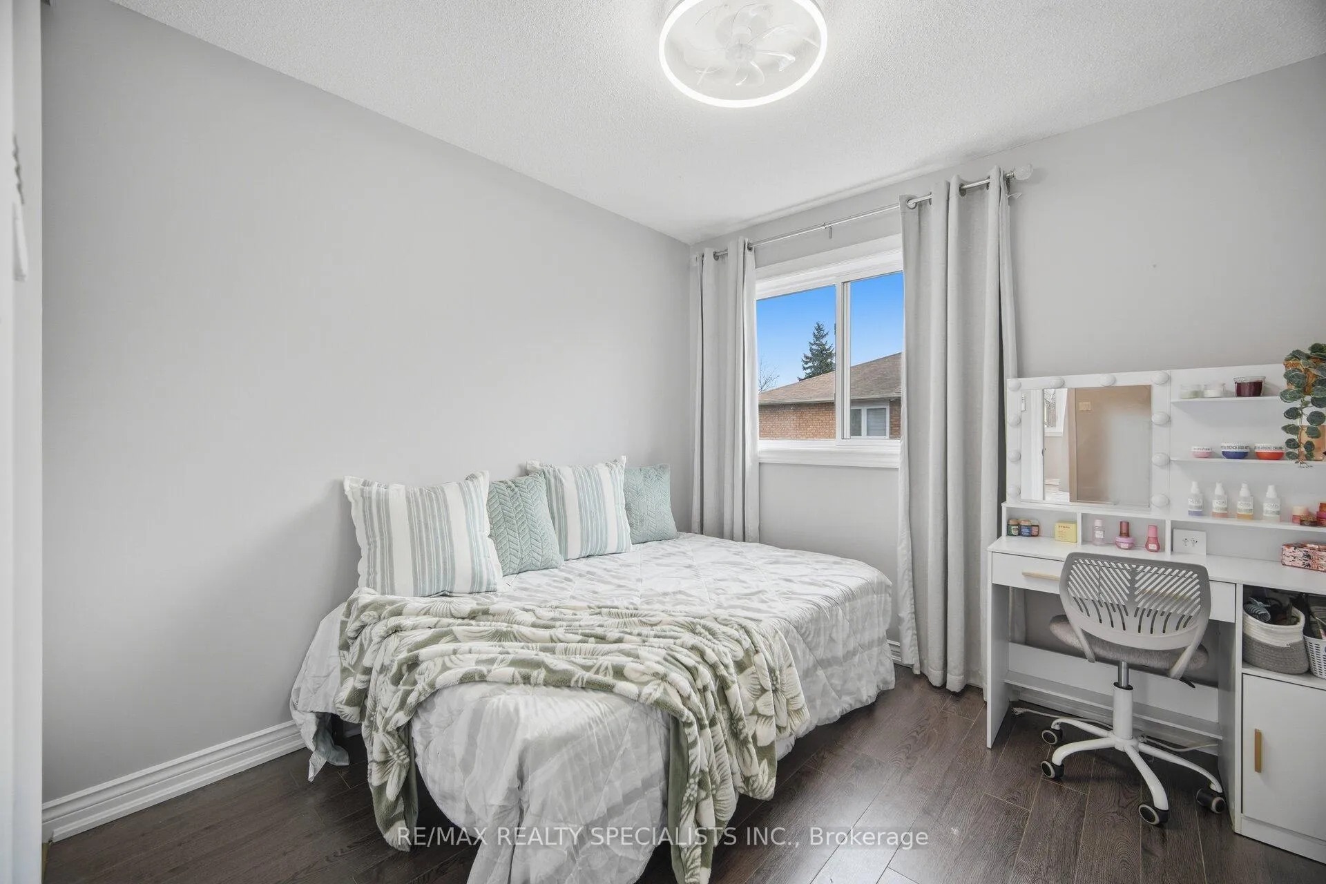 Photo 16 of 69 Wood Circle, Caledon, Bolton East — HOMEH