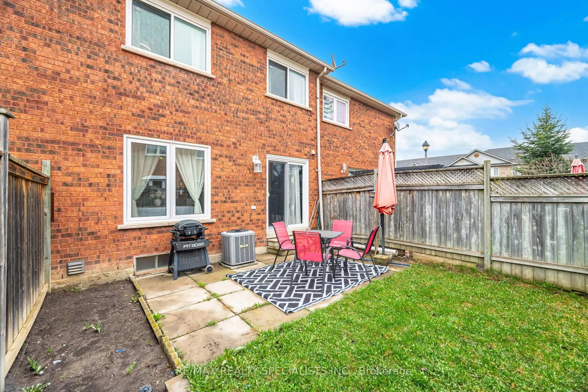 Photo 21 of 69 Wood Circle, Caledon, Bolton East — HOMEH
