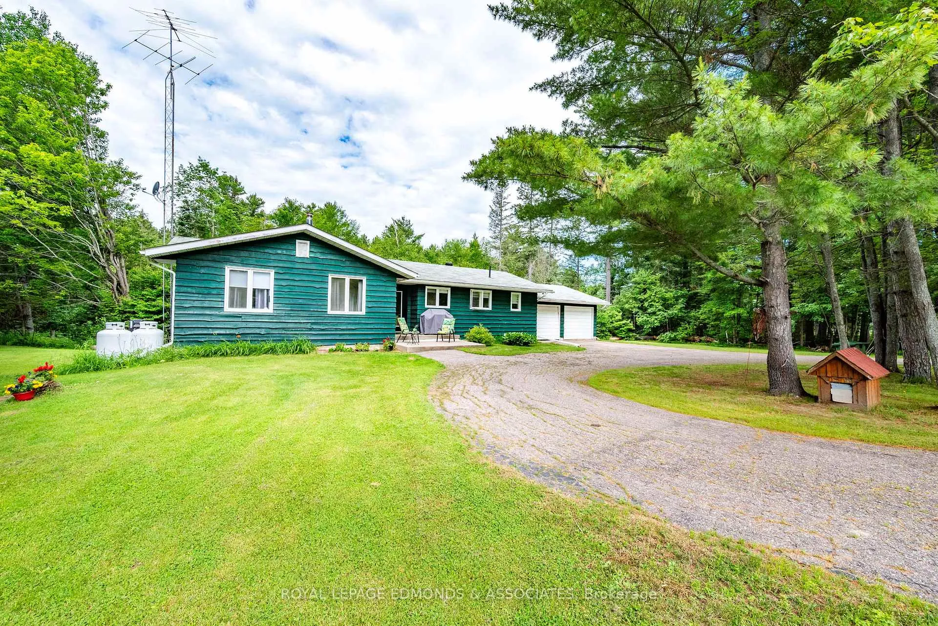 Photo 1 of 200 Walters Road, Laurentian Valley, Laurentian Valley — HOMEH