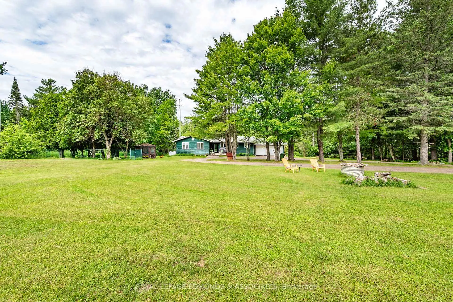 Photo 3 of 200 Walters Road, Laurentian Valley, Laurentian Valley — HOMEH