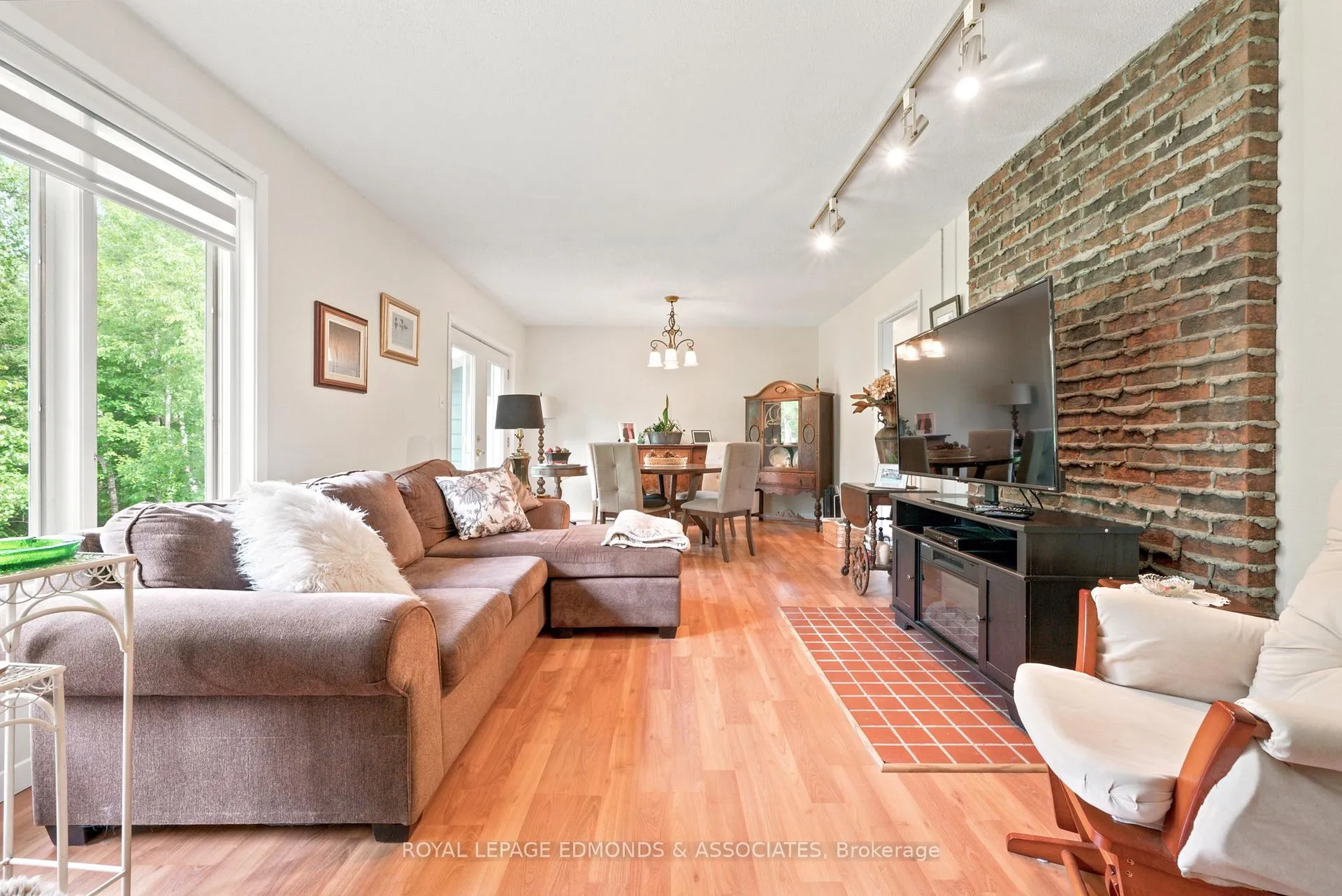 Photo 9 of 200 Walters Road, Laurentian Valley, Laurentian Valley — HOMEH