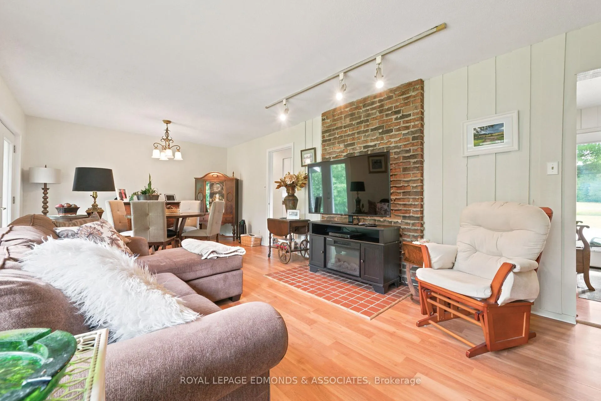 Photo 10 of 200 Walters Road, Laurentian Valley, Laurentian Valley — HOMEH