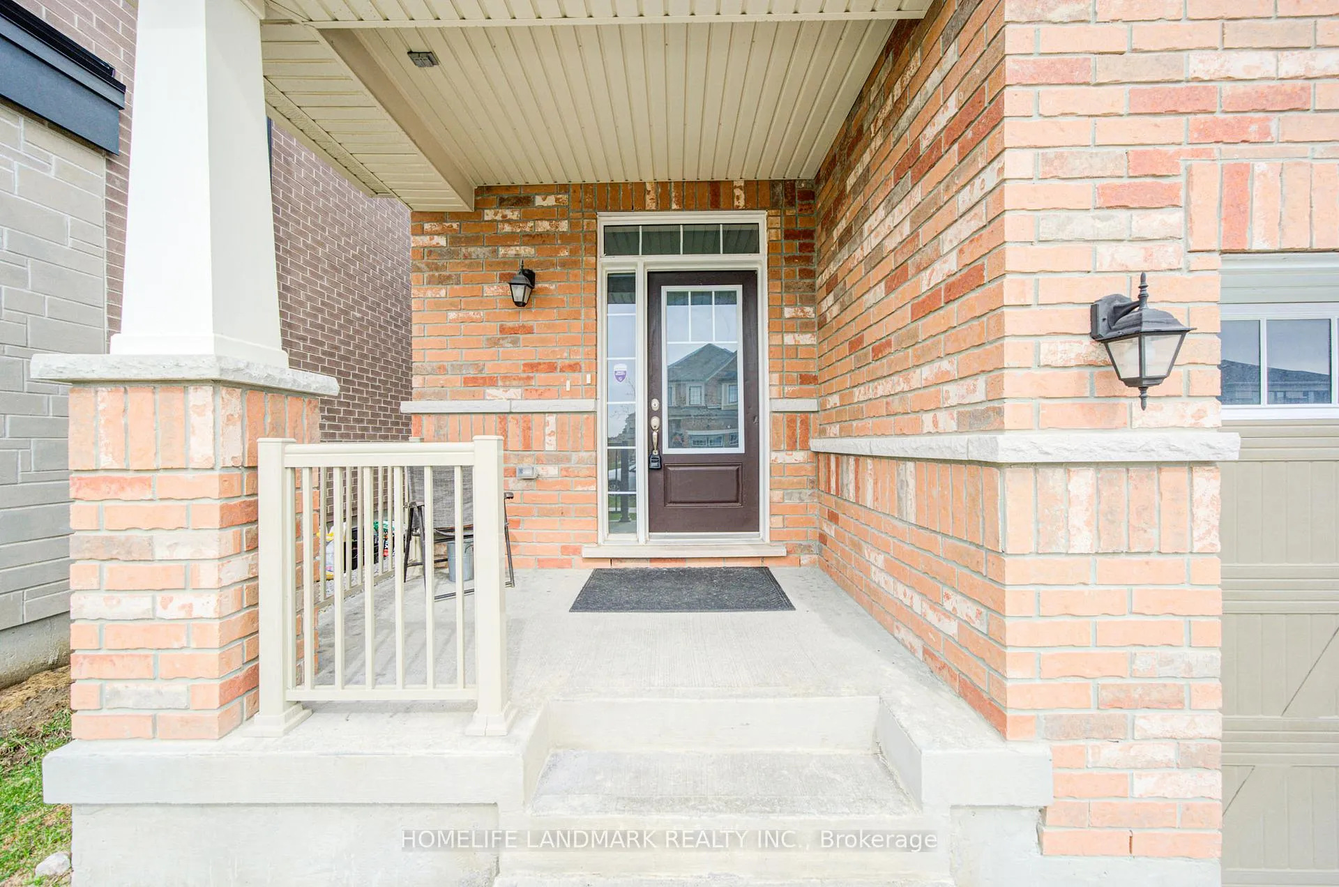 Photo 2 of 106 Barkerville Drive, Whitby, Rural Whitby — HOMEH