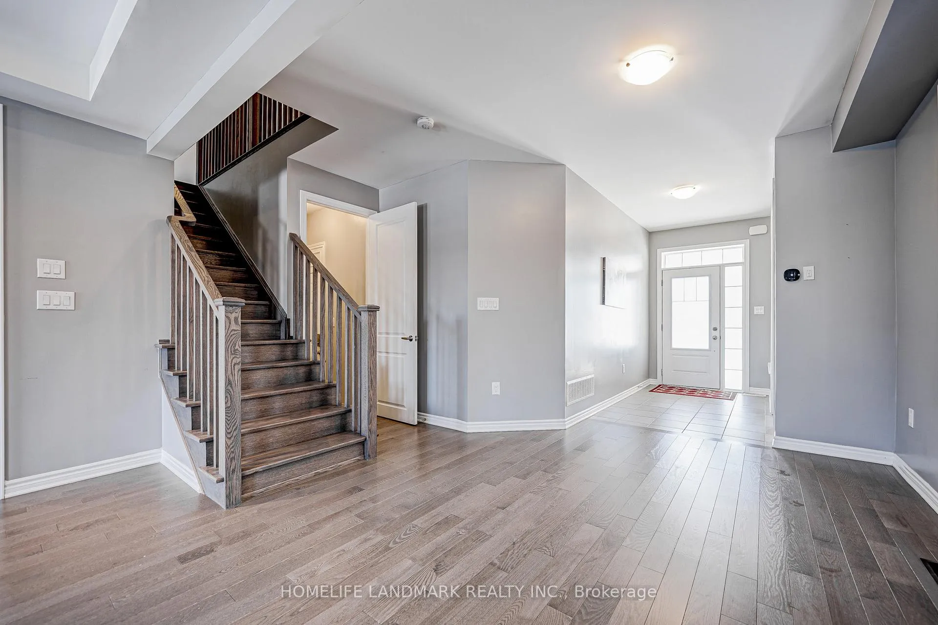 Photo 3 of 106 Barkerville Drive, Whitby, Rural Whitby — HOMEH