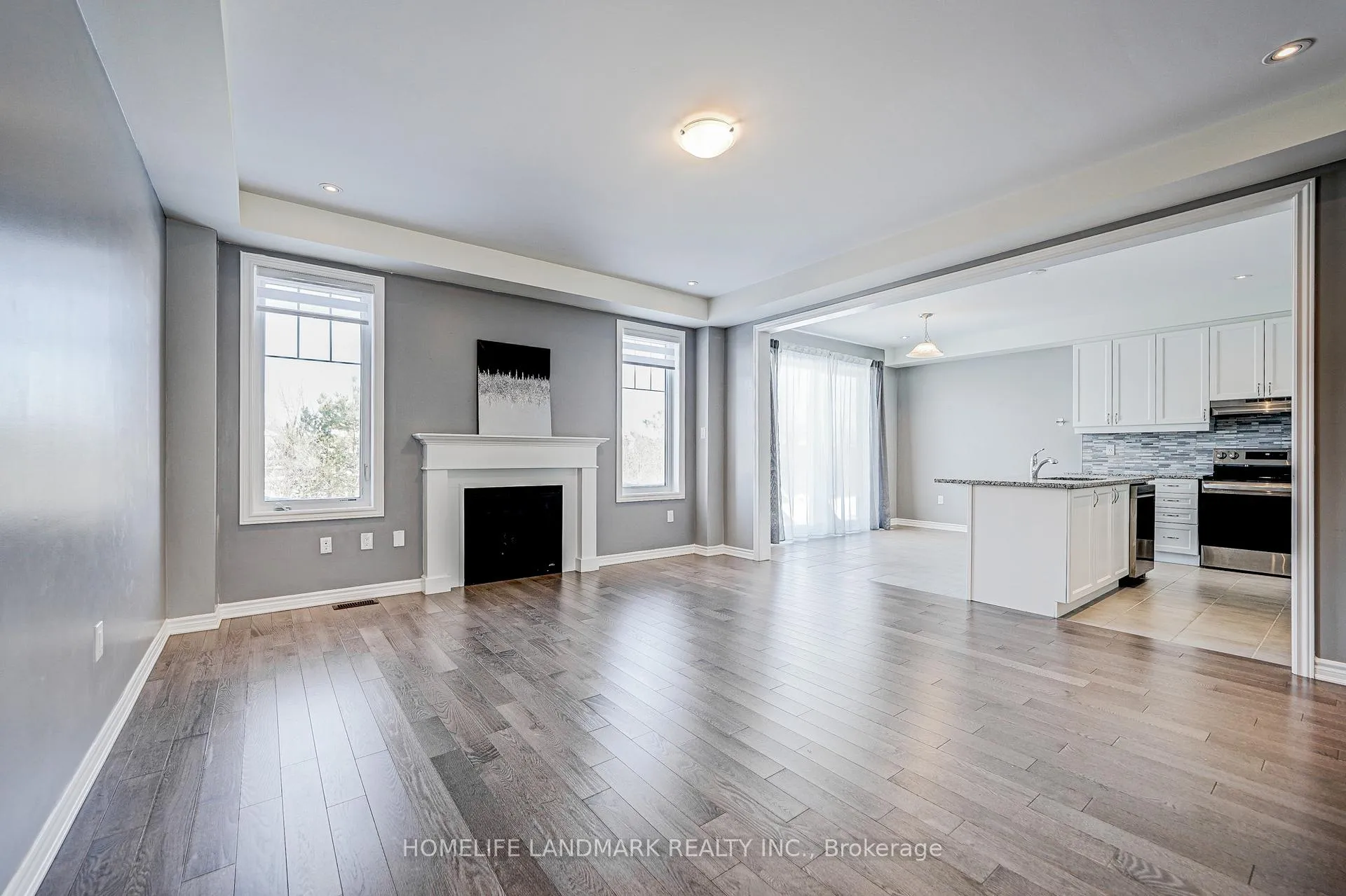 Photo 4 of 106 Barkerville Drive, Whitby, Rural Whitby — HOMEH