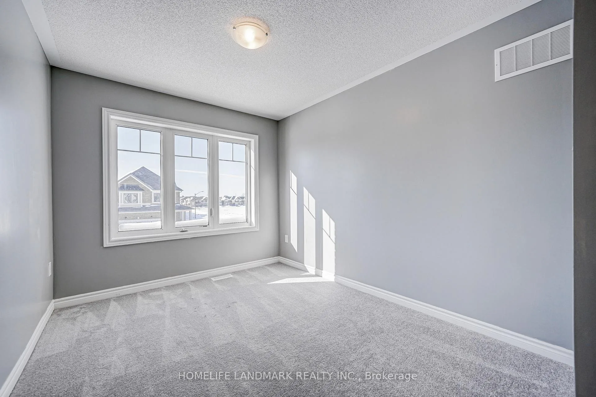 Photo 13 of 106 Barkerville Drive, Whitby, Rural Whitby — HOMEH