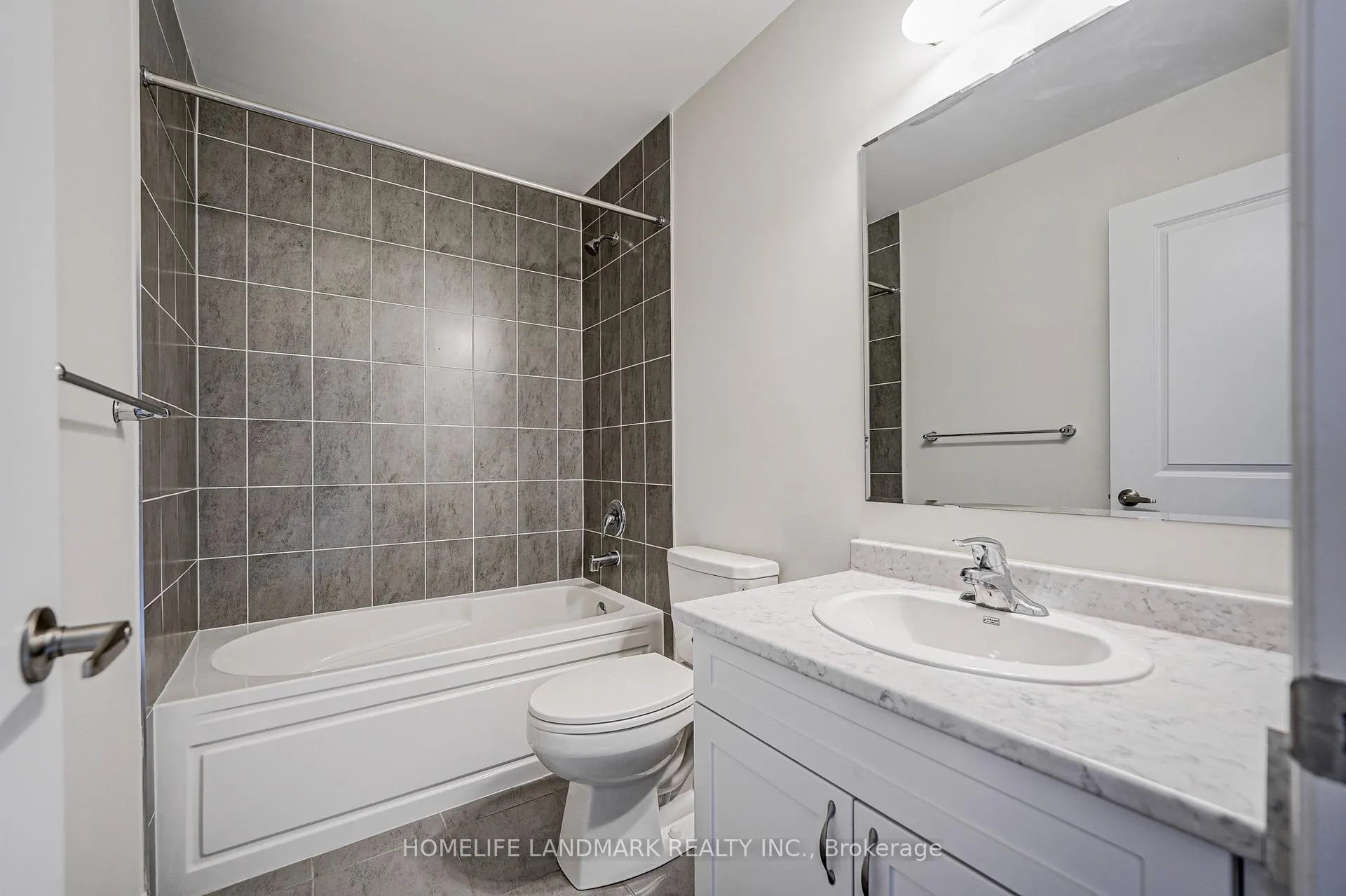 Photo 15 of 106 Barkerville Drive, Whitby, Rural Whitby — HOMEH