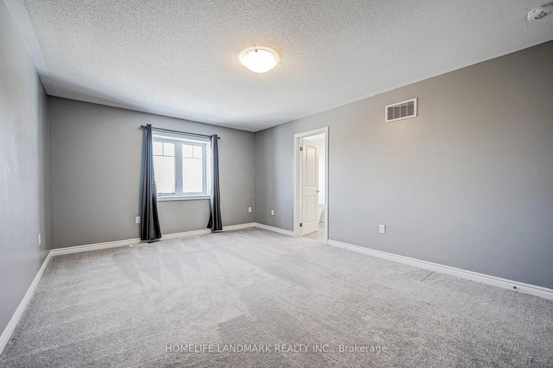Photo 24 of 106 Barkerville Drive, Whitby, Rural Whitby — HOMEH