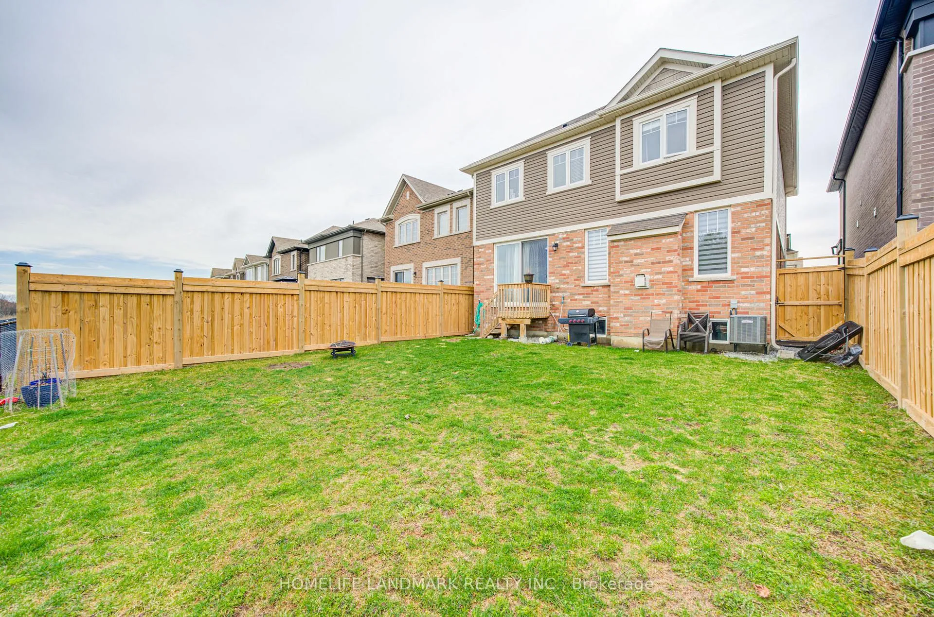 Photo 29 of 106 Barkerville Drive, Whitby, Rural Whitby — HOMEH