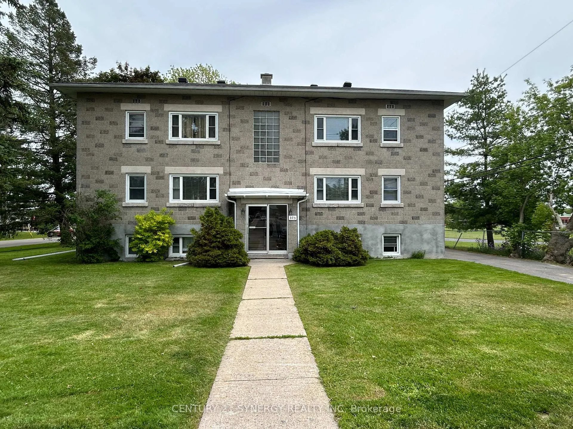 Photo 1 of 395 Pine Street E, Gananoque, Gananoque — HOMEH