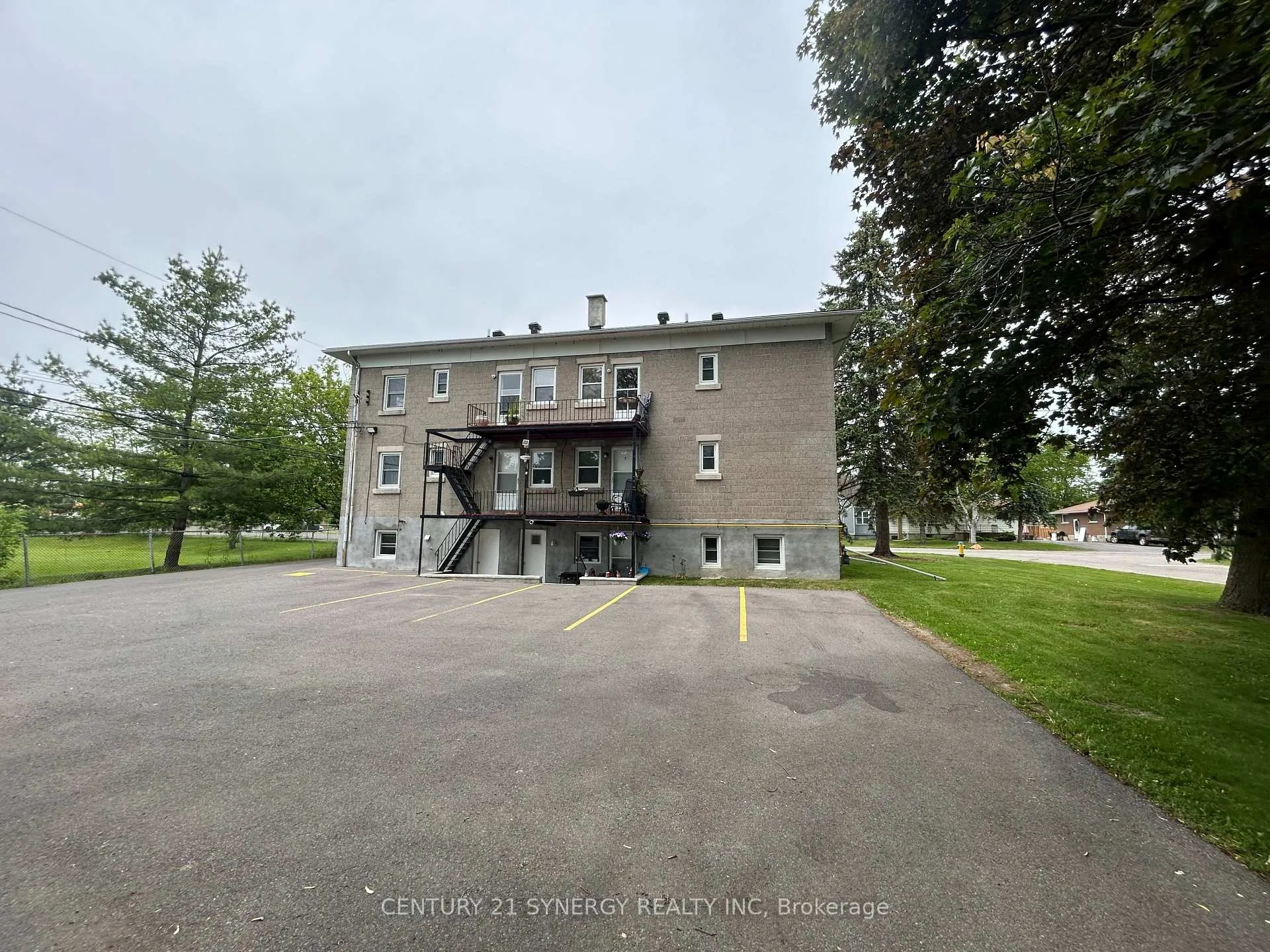 Photo 5 of 395 Pine Street E, Gananoque, Gananoque — HOMEH