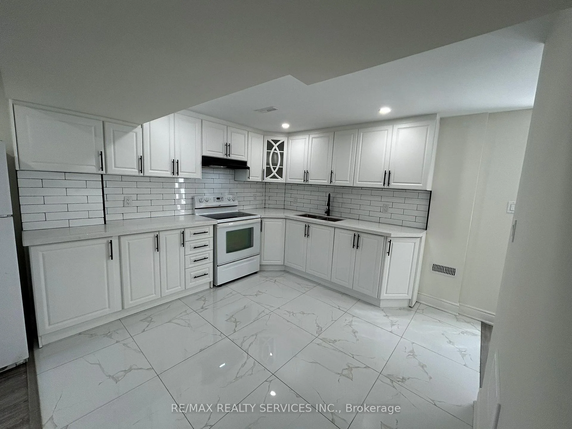 Photo 3 of Unit Bsmt, 98 Nuffield Street, Brampton, Westgate — HOMEH