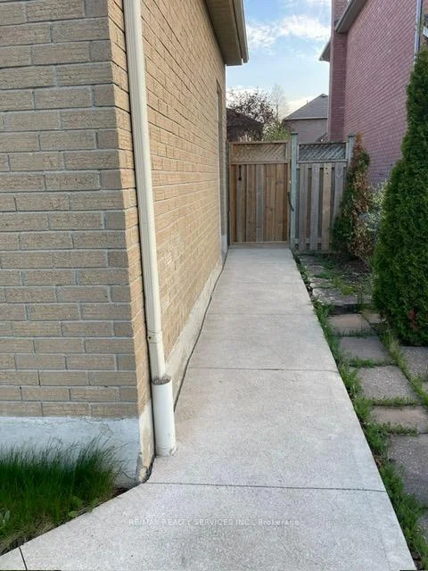 Photo 9 of Unit Bsmt, 98 Nuffield Street, Brampton, Westgate — HOMEH