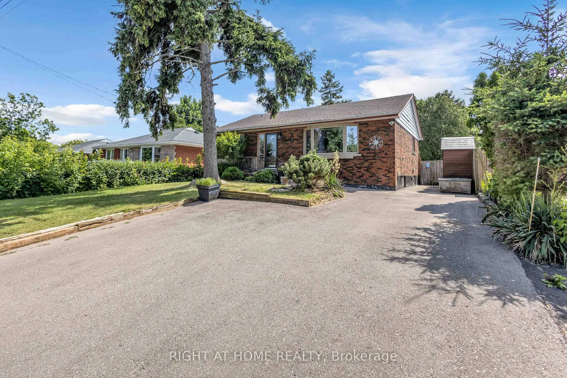 Photo 2 of 1404 Bunnell Drive, Burlington, Mountainside — HOMEH