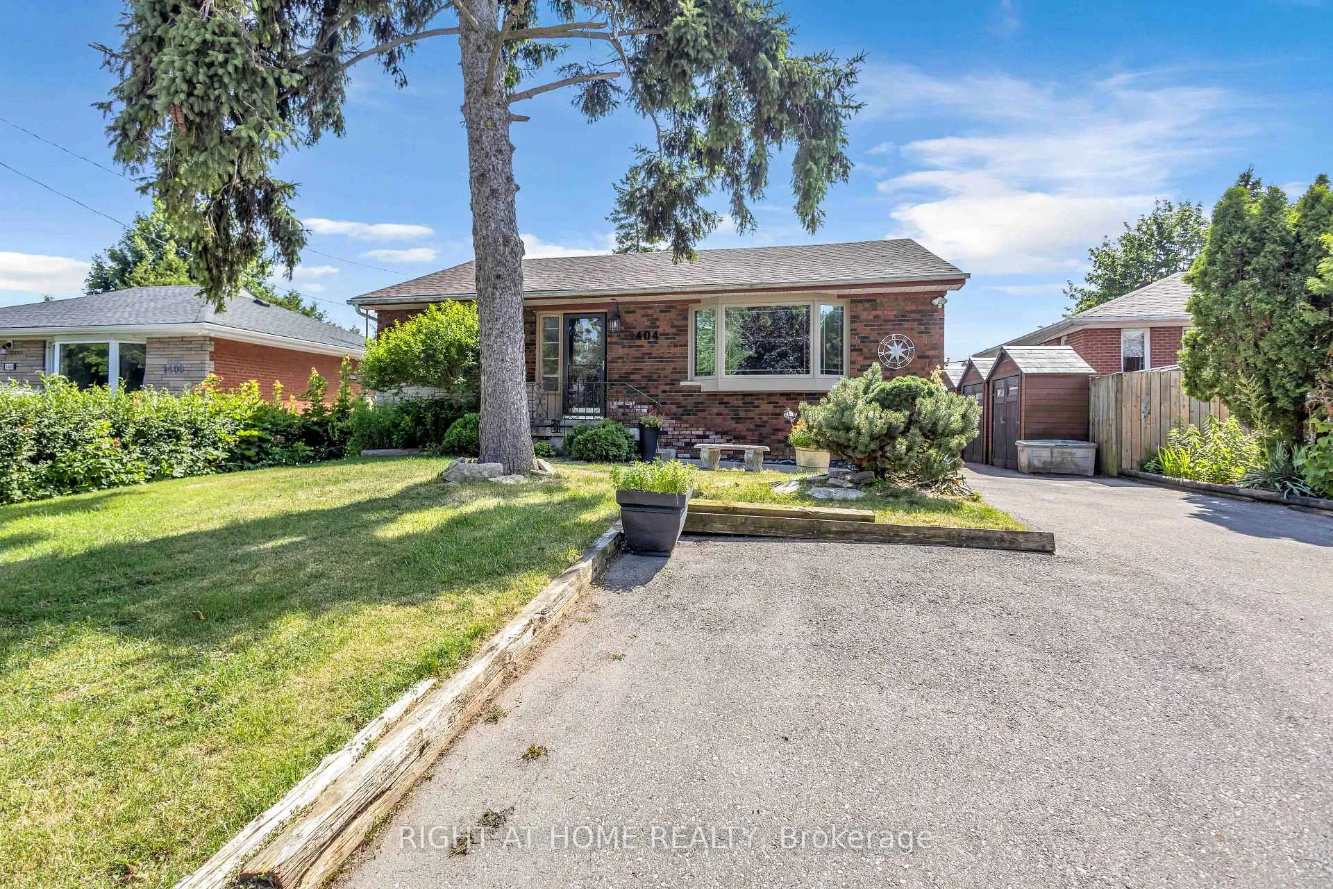 Photo 3 of 1404 Bunnell Drive, Burlington, Mountainside — HOMEH