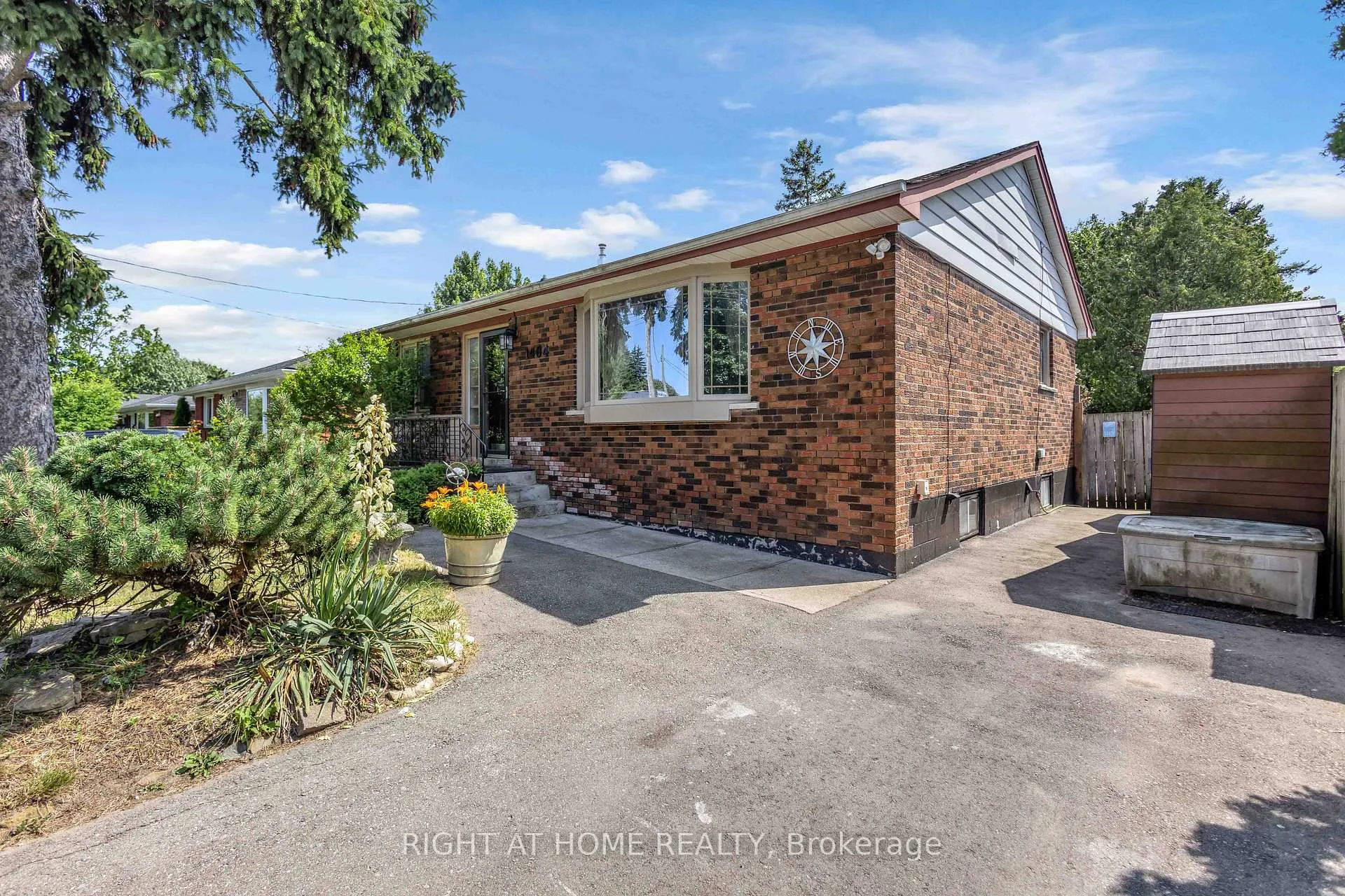 Photo 4 of 1404 Bunnell Drive, Burlington, Mountainside — HOMEH