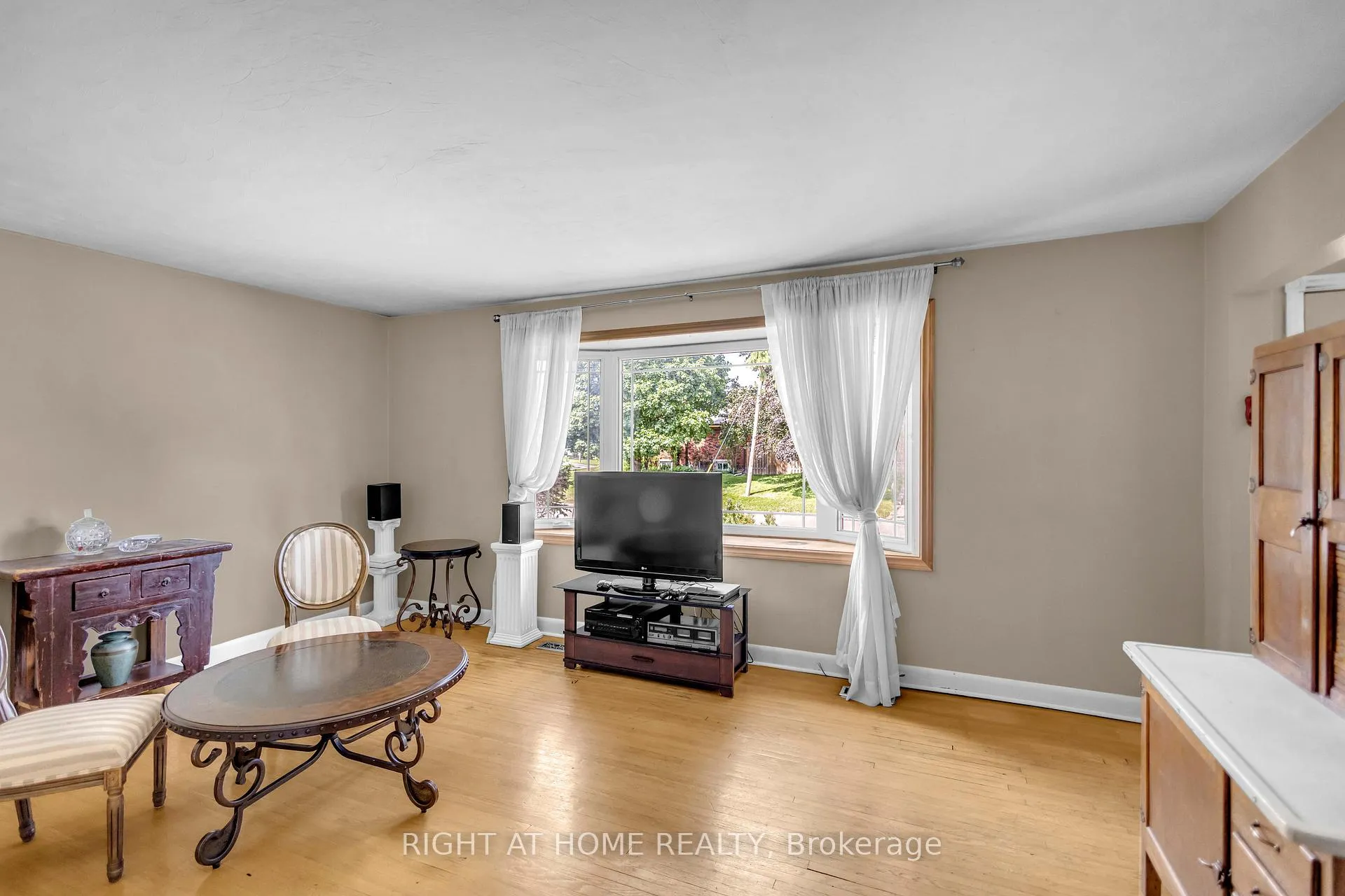 Photo 8 of 1404 Bunnell Drive, Burlington, Mountainside — HOMEH