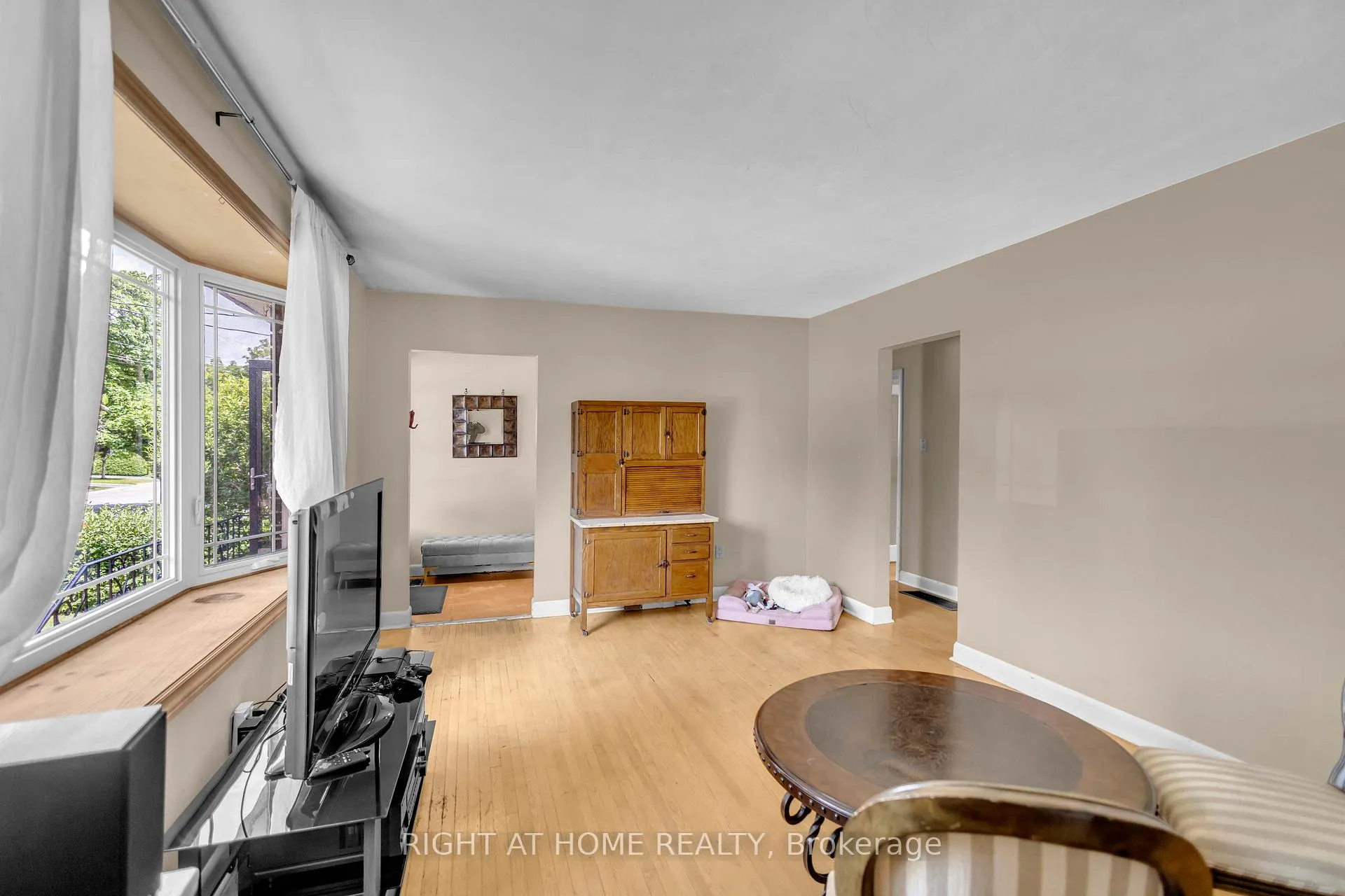 Photo 9 of 1404 Bunnell Drive, Burlington, Mountainside — HOMEH