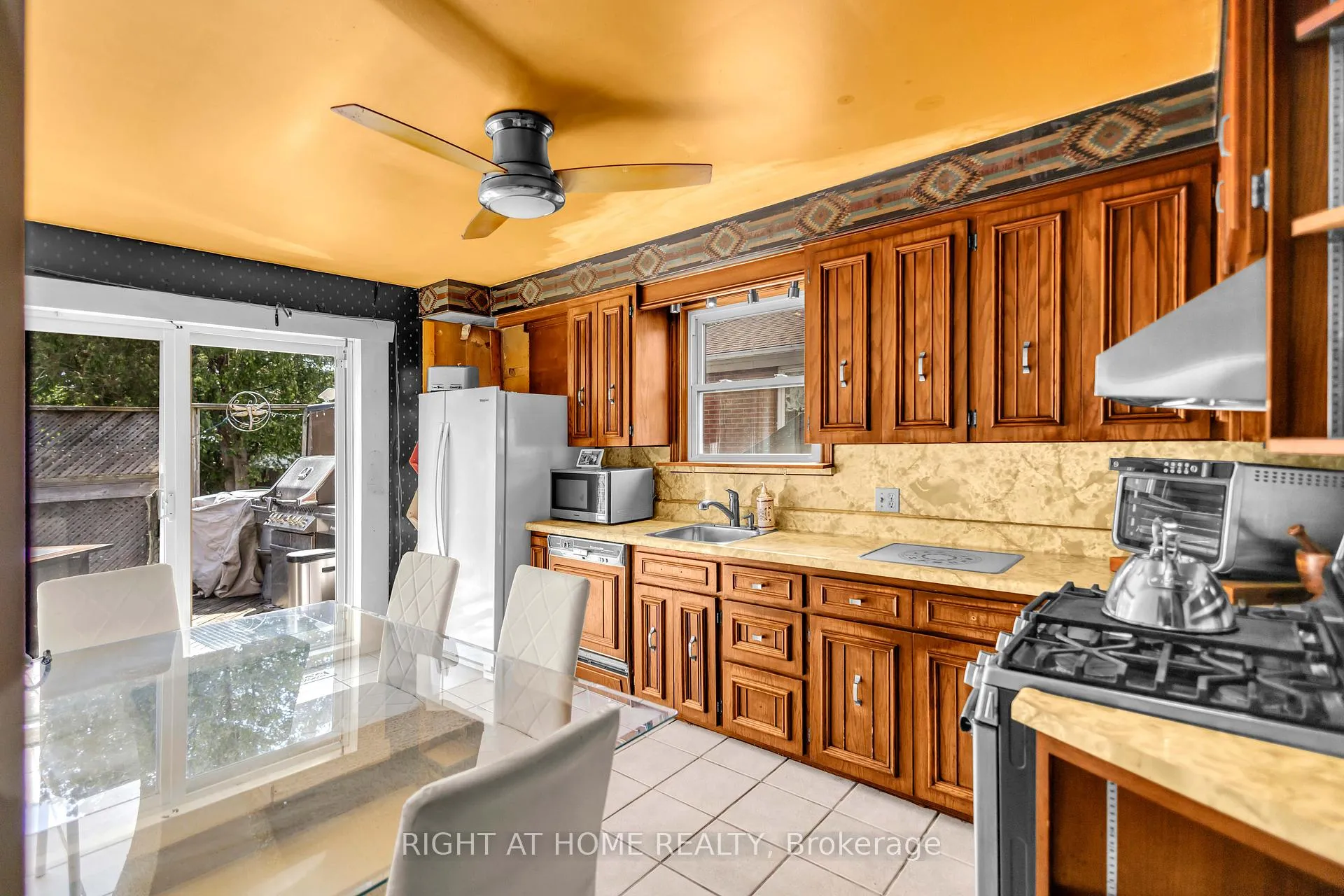 Photo 10 of 1404 Bunnell Drive, Burlington, Mountainside — HOMEH