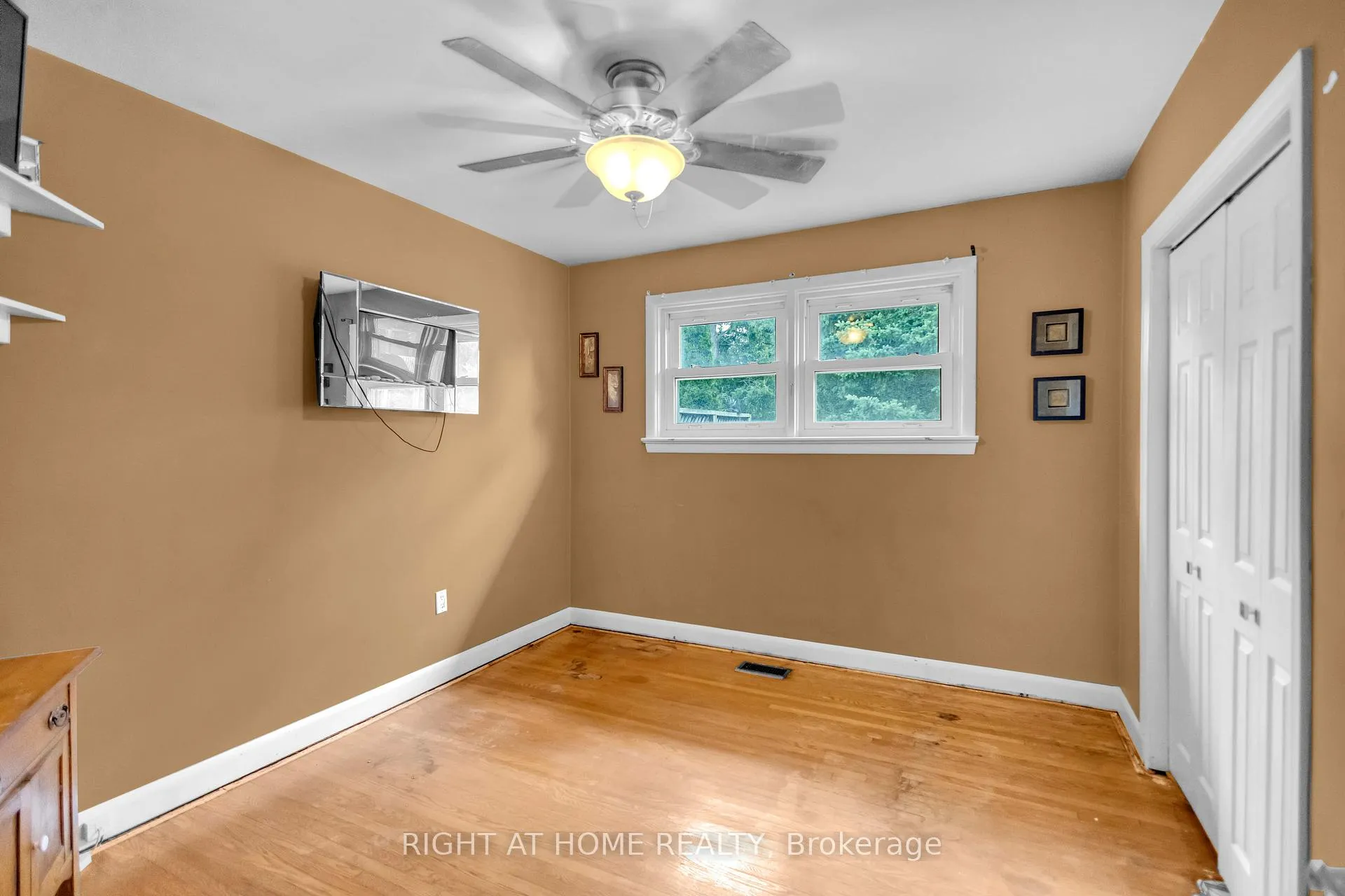 Photo 13 of 1404 Bunnell Drive, Burlington, Mountainside — HOMEH