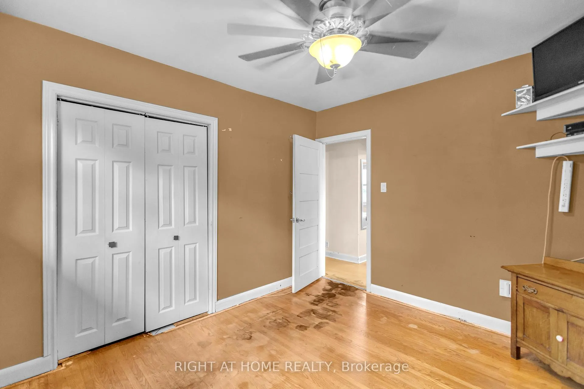 Photo 14 of 1404 Bunnell Drive, Burlington, Mountainside — HOMEH
