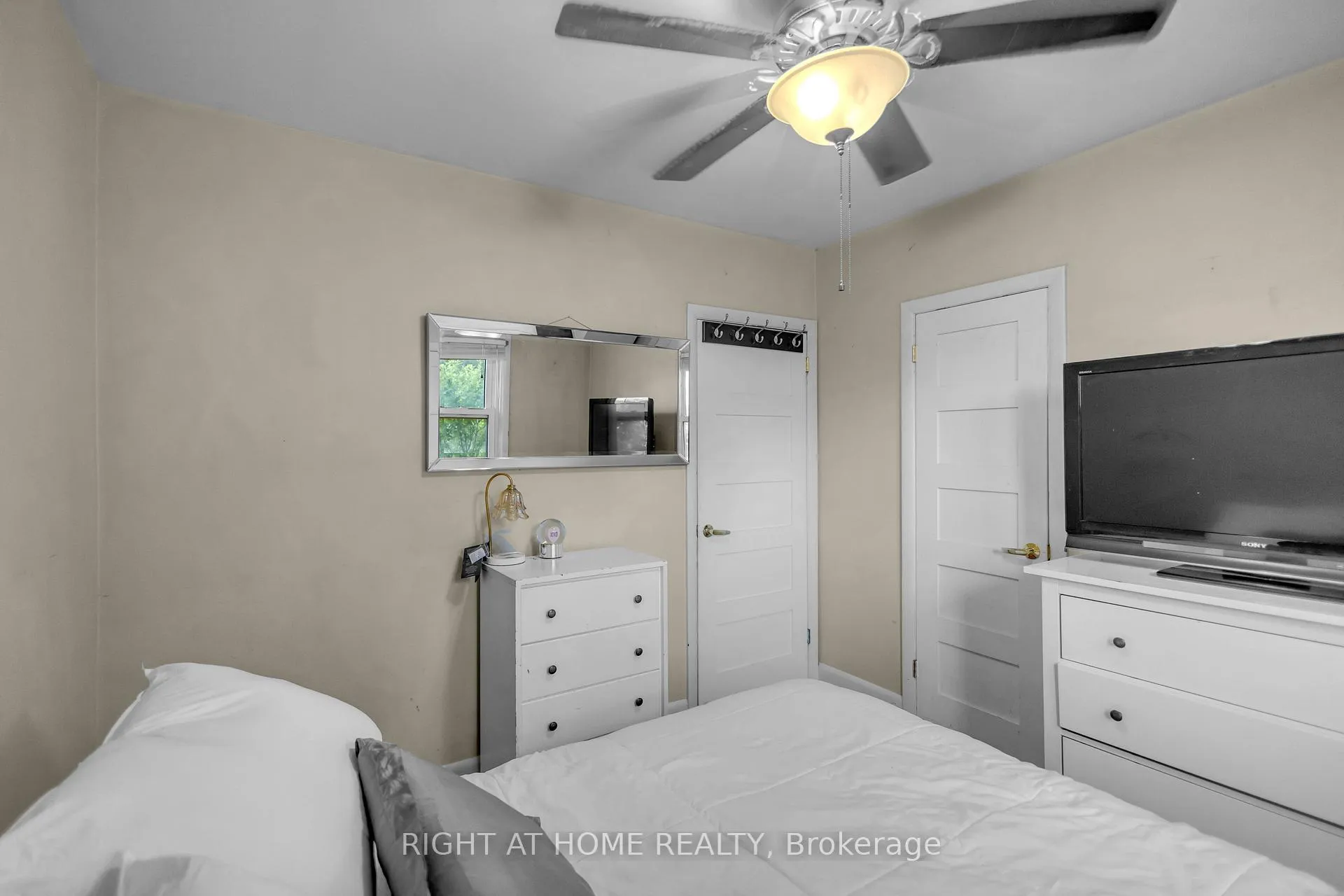 Photo 16 of 1404 Bunnell Drive, Burlington, Mountainside — HOMEH