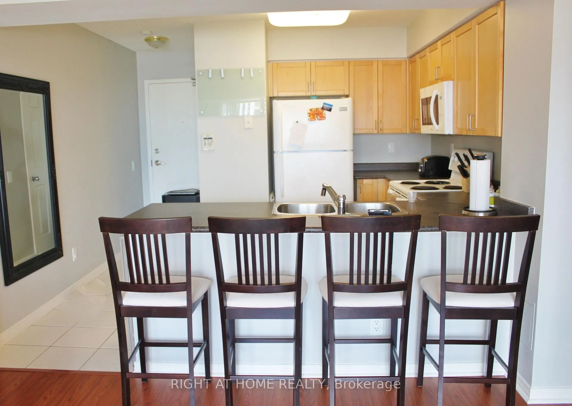 Photo 3 of Unit 1601, 28 Harrison Garden Boulevard, North York, Willowdale East — HOMEH