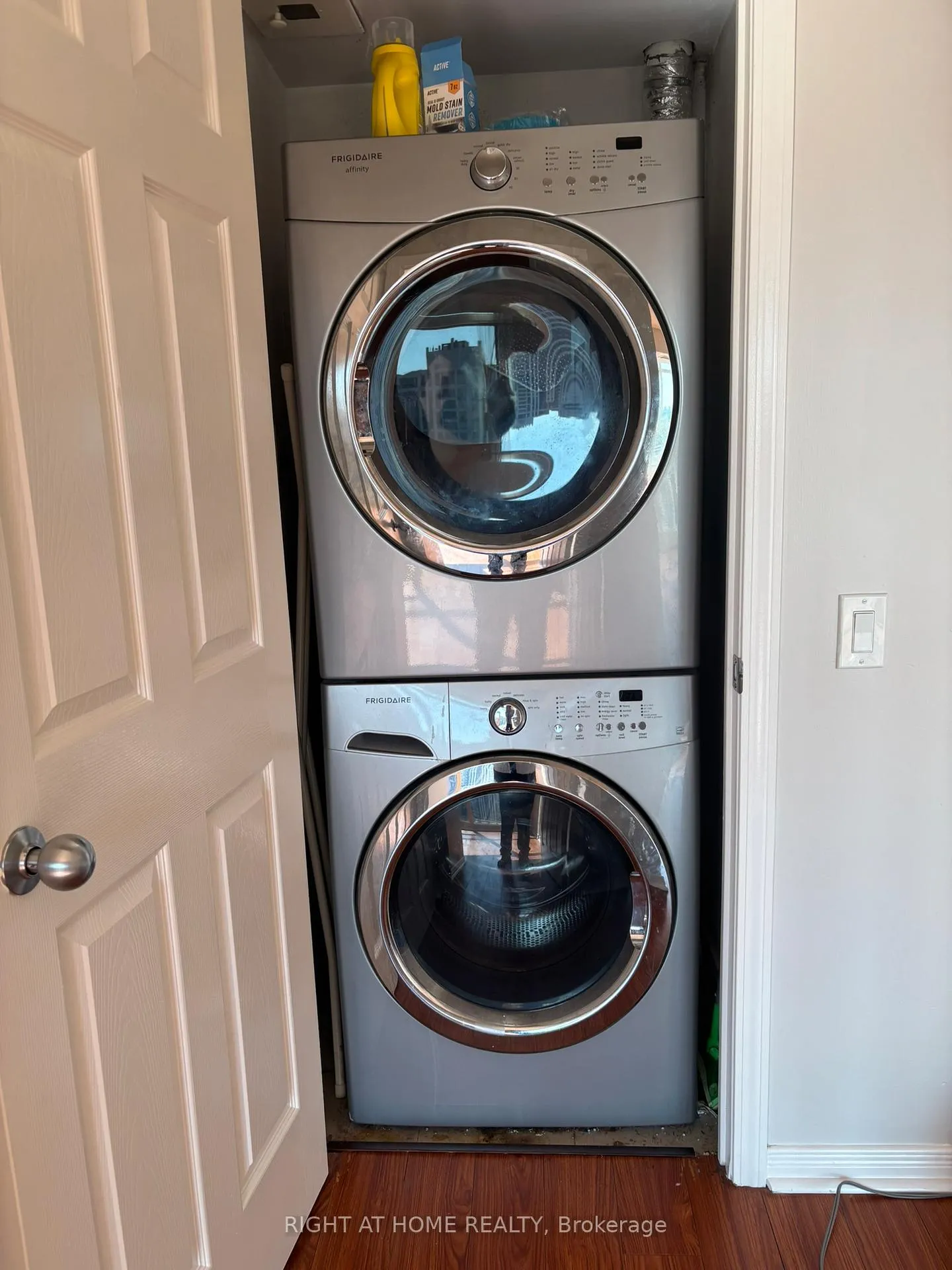 Photo 11 of Unit 1601, 28 Harrison Garden Boulevard, North York, Willowdale East — HOMEH