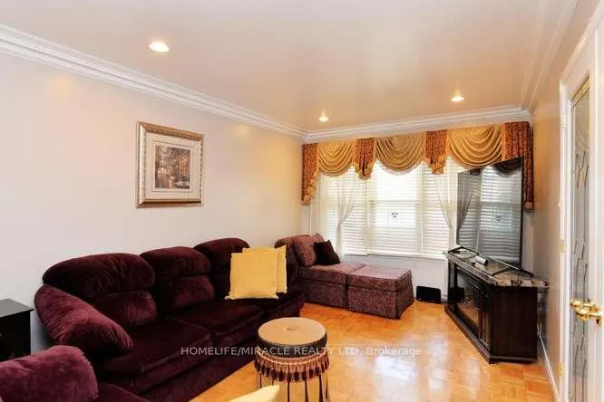 Photo 11 of 7 Cutters Crescent, Brampton, Fletcher's West — HOMEH