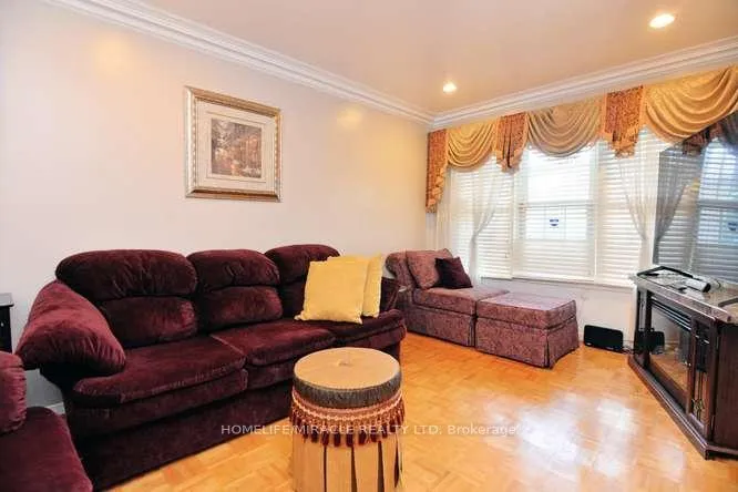 Photo 13 of 7 Cutters Crescent, Brampton, Fletcher's West — HOMEH