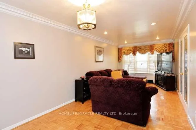 Photo 14 of 7 Cutters Crescent, Brampton, Fletcher's West — HOMEH