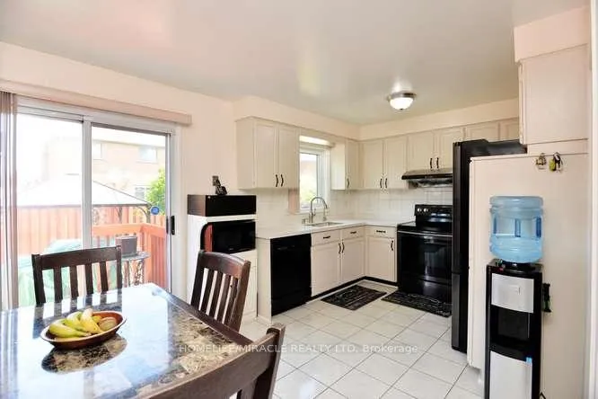 Photo 16 of 7 Cutters Crescent, Brampton, Fletcher's West — HOMEH