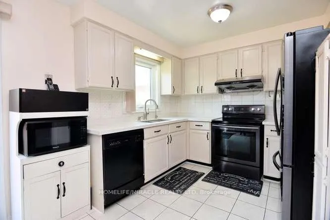 Photo 17 of 7 Cutters Crescent, Brampton, Fletcher's West — HOMEH